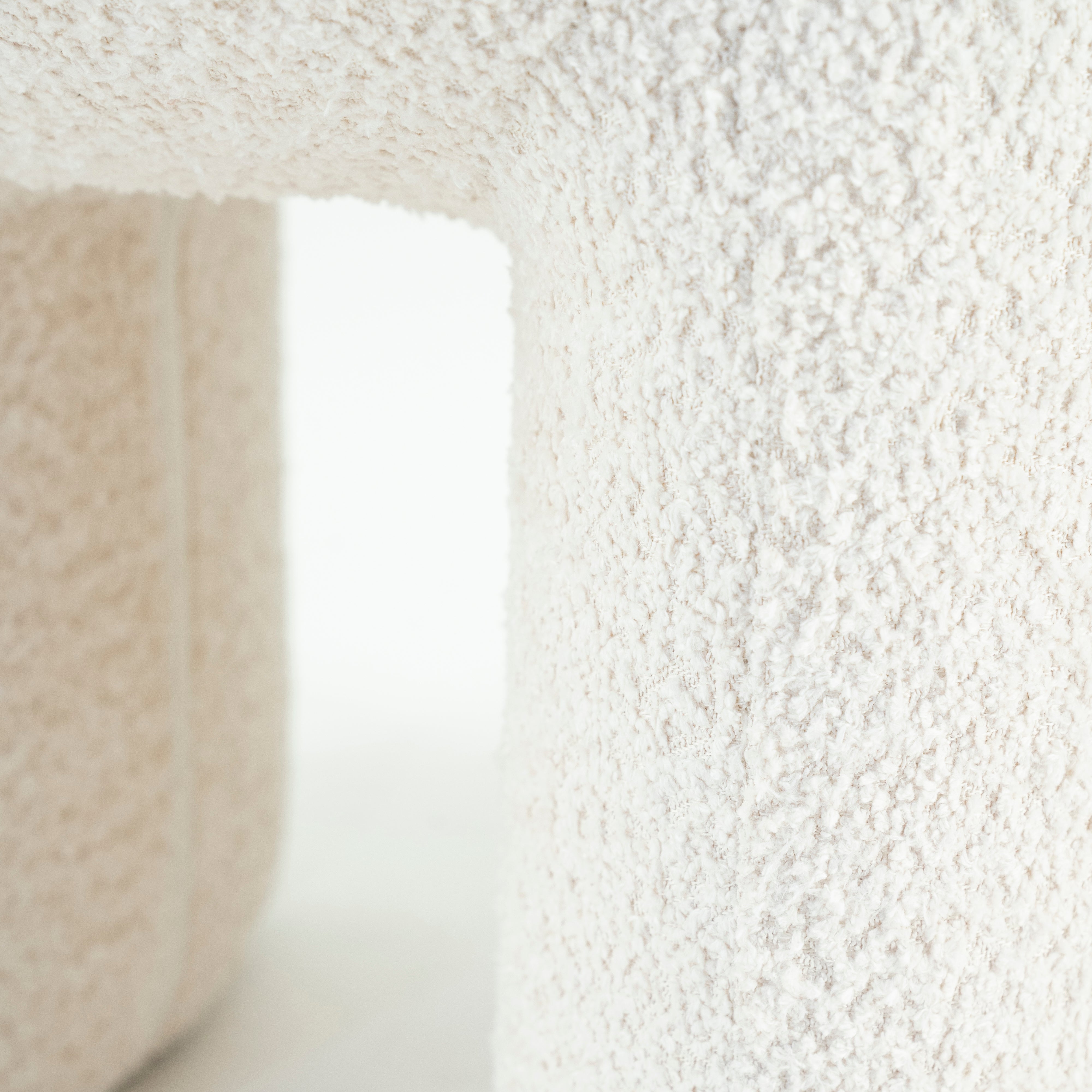 Cream Pouf SAHI