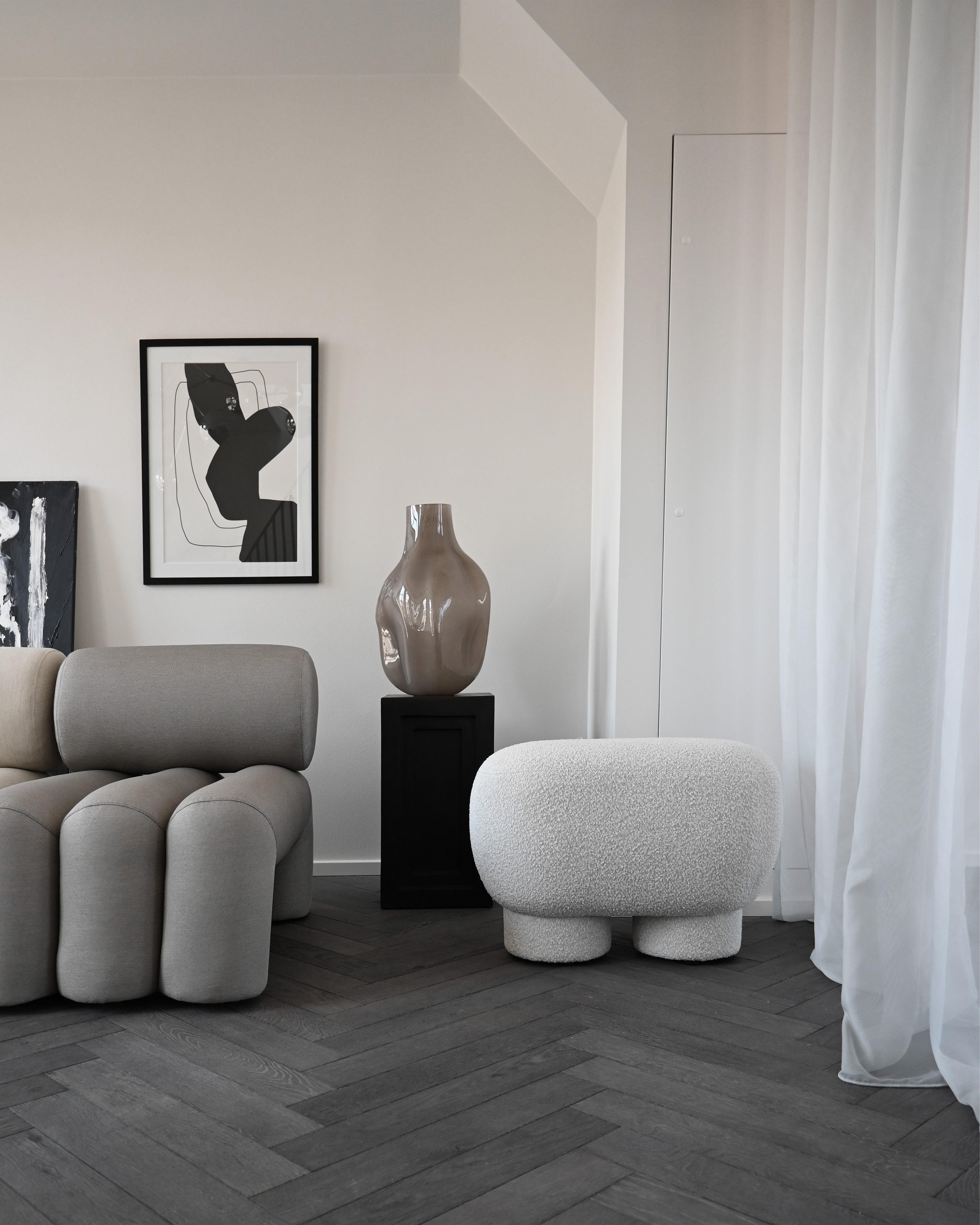 BAKKU dark beige glass vase