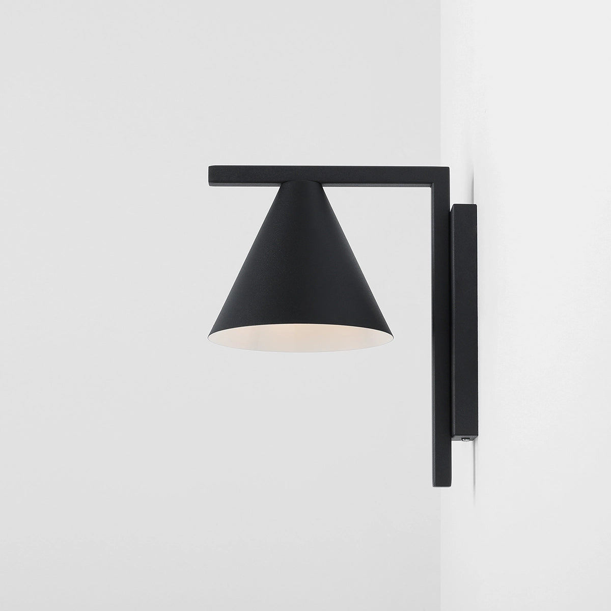 FORM schwarze Wandleuchte