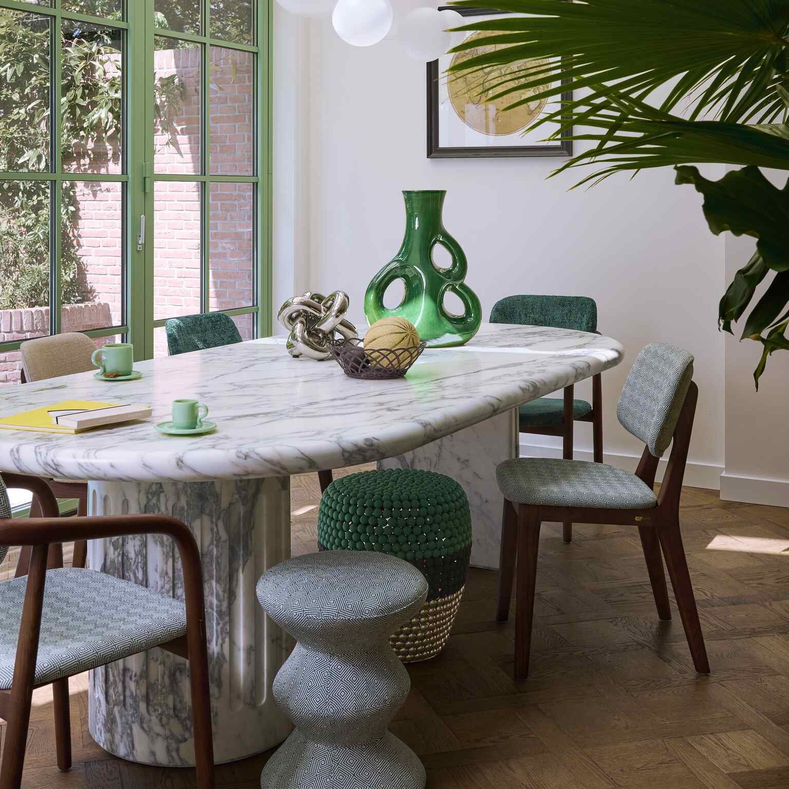 Decorative Figure MOVING CHAIN Dark Gray