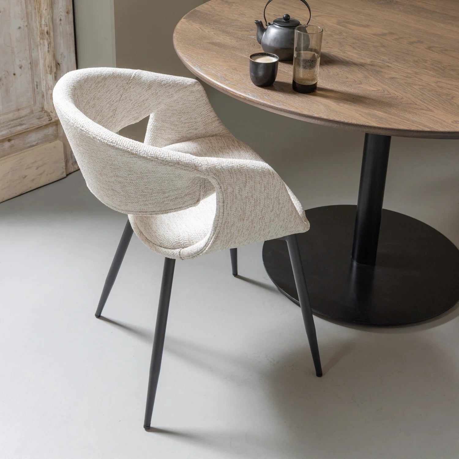 YOSSI Cream Armchair with Black Metal Base