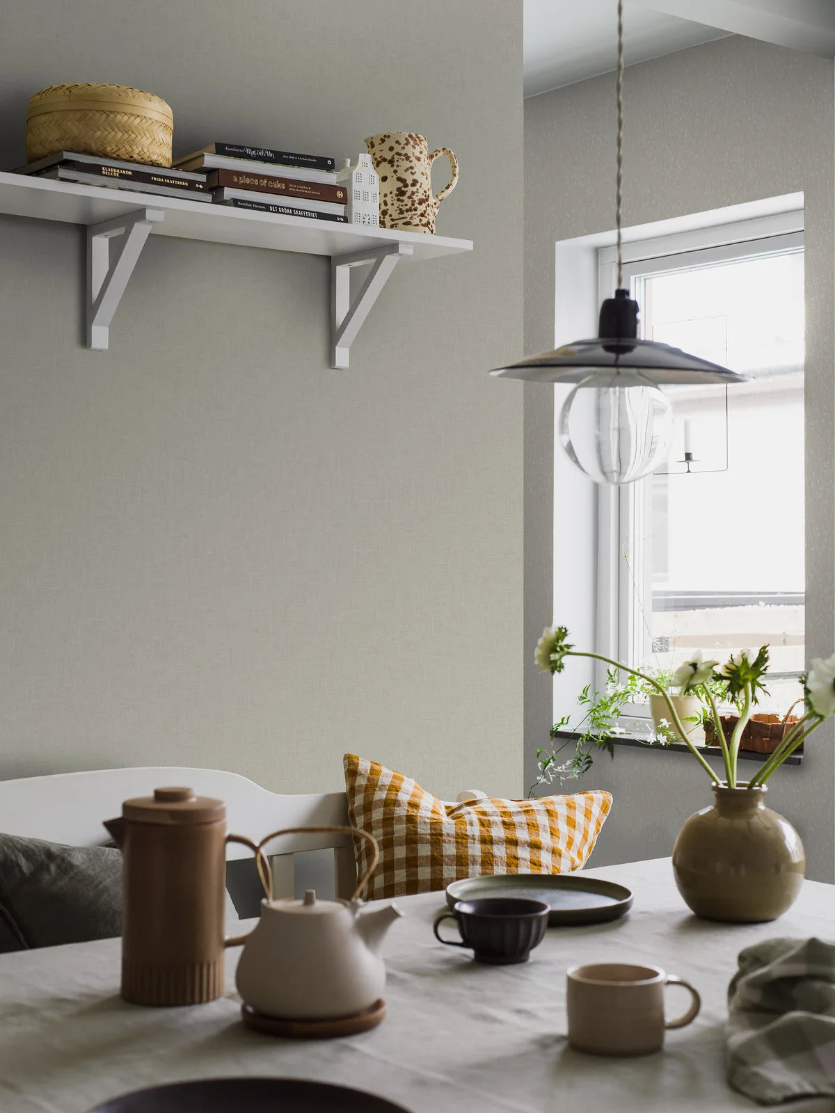 Non-woven paper structural wallpaper VEGA green