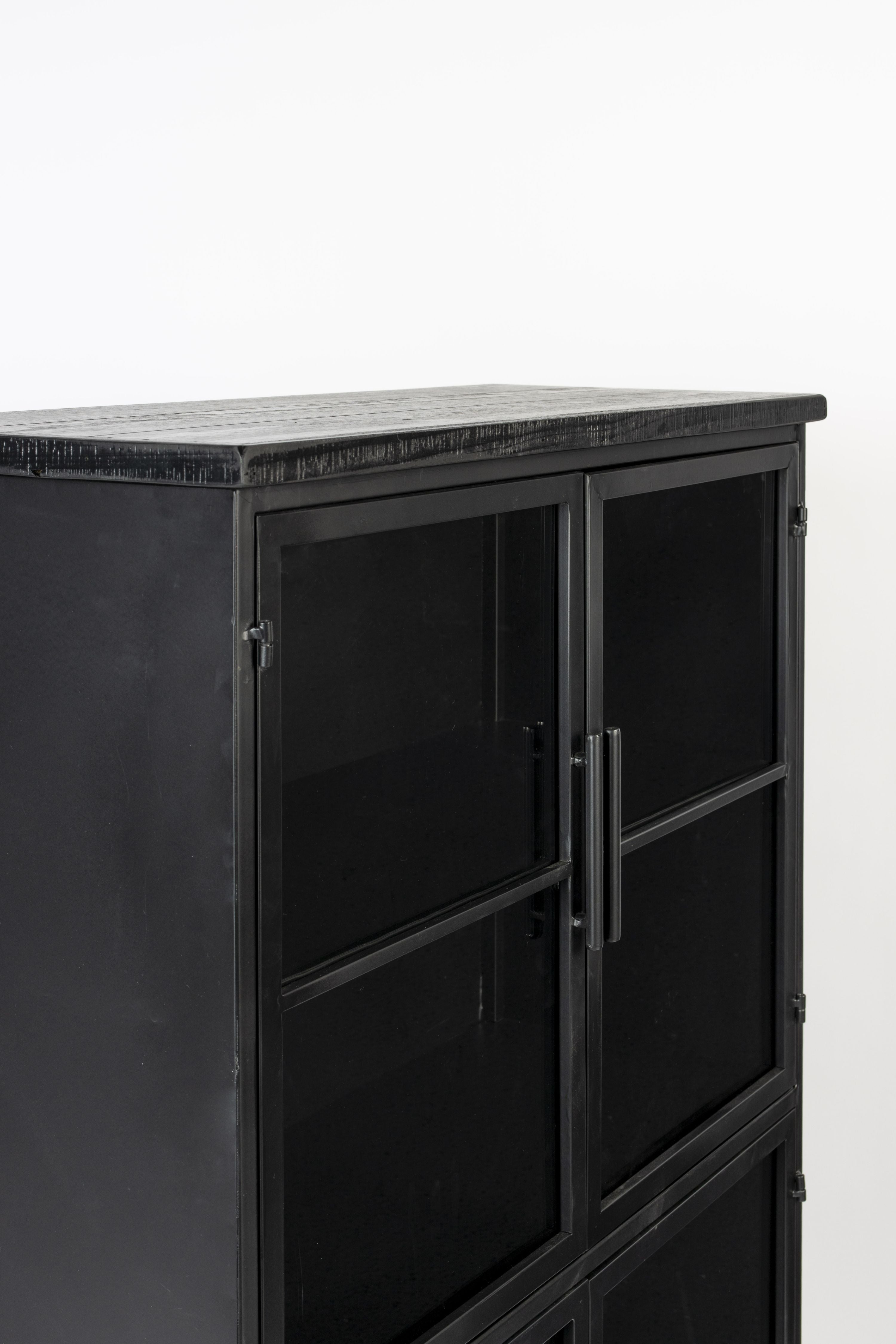 Ferre black 4-door site