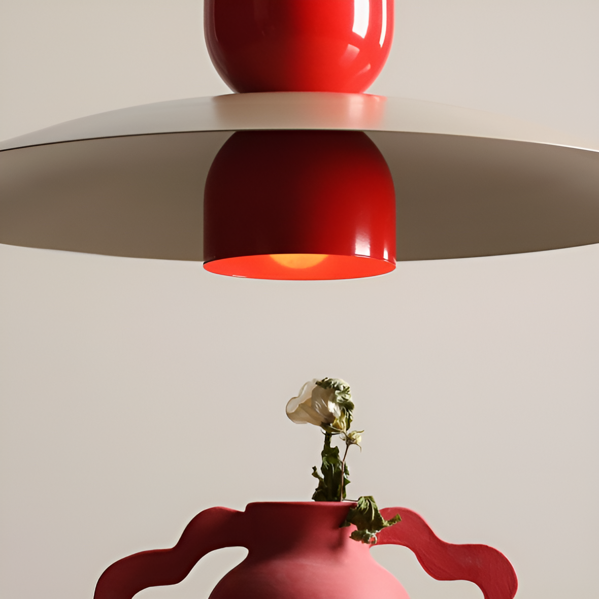 Beige nutta hanging lamp with red