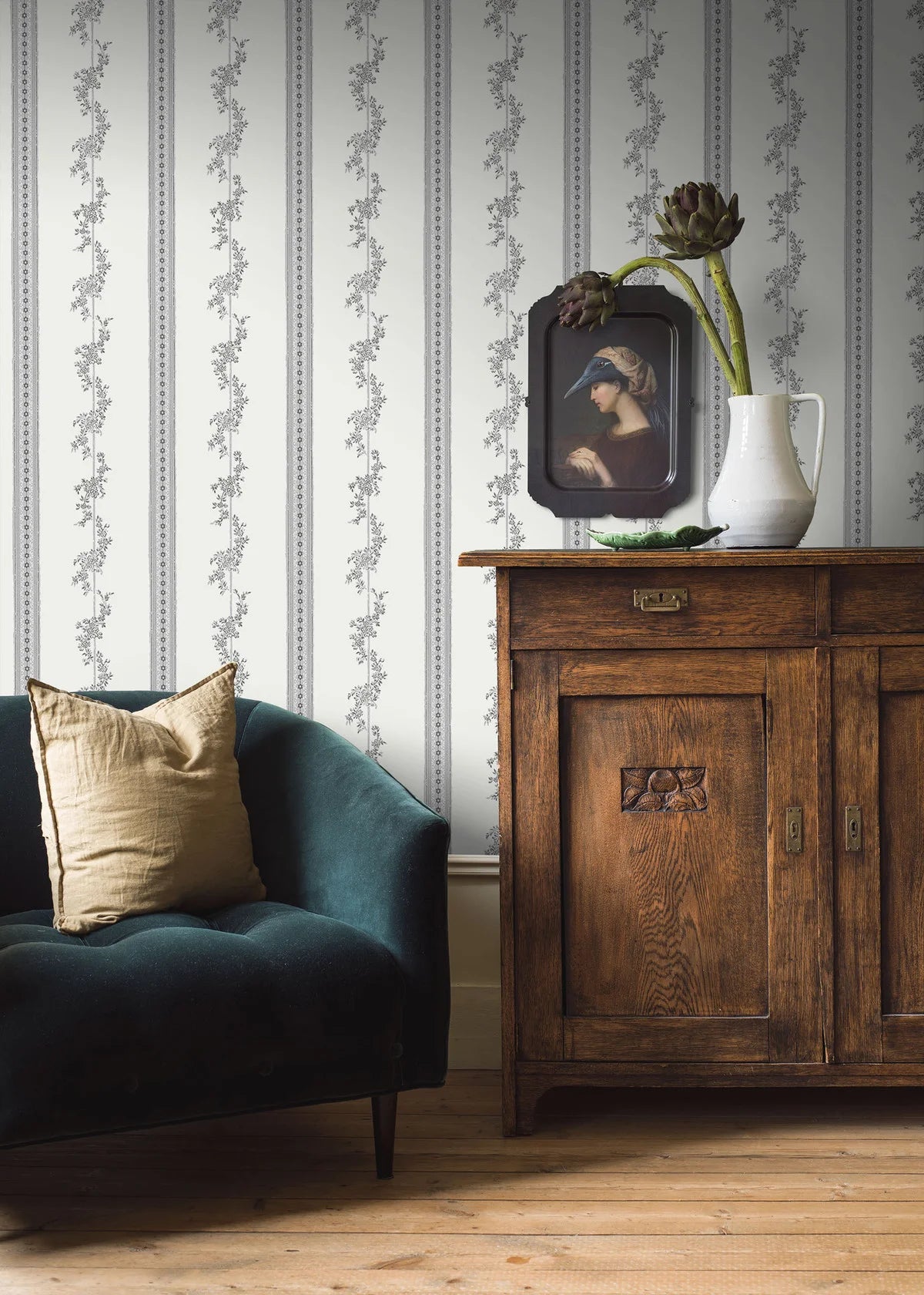 Non-woven paper wallpaper with a botanical pattern DROTTNINGHOLM gray with white