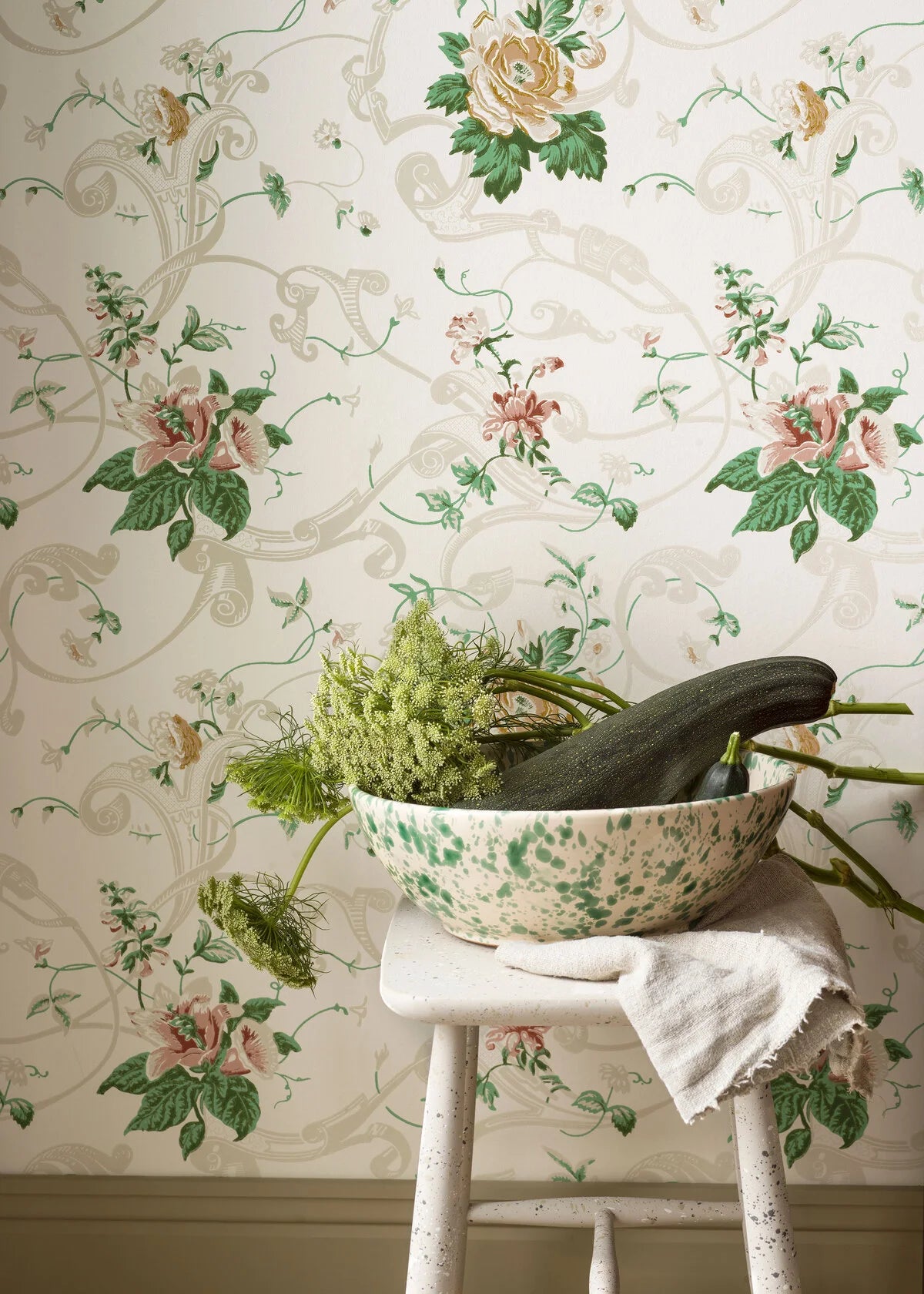 Non-woven paper wallpaper with a botanical pattern KRUSENBERG warm white with green