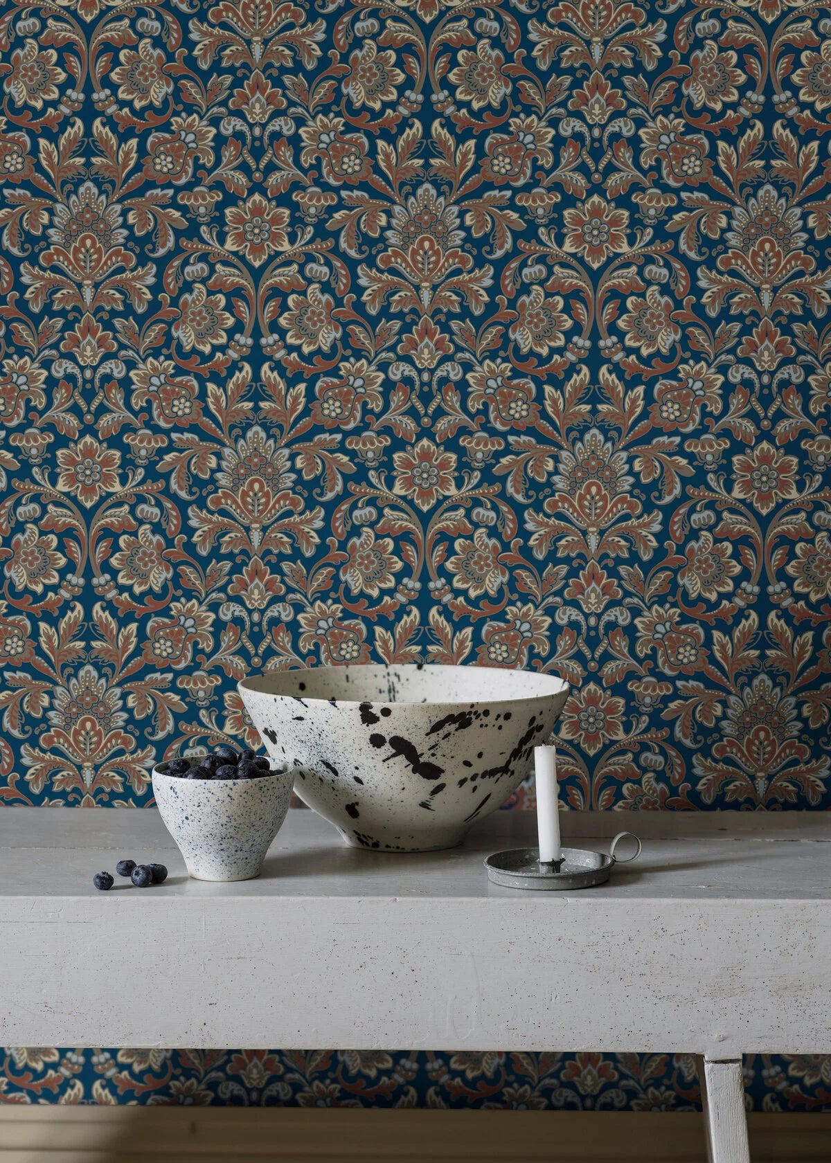 Non-woven paper wallpaper with a floral pattern FOGLAVIK brown with blue
