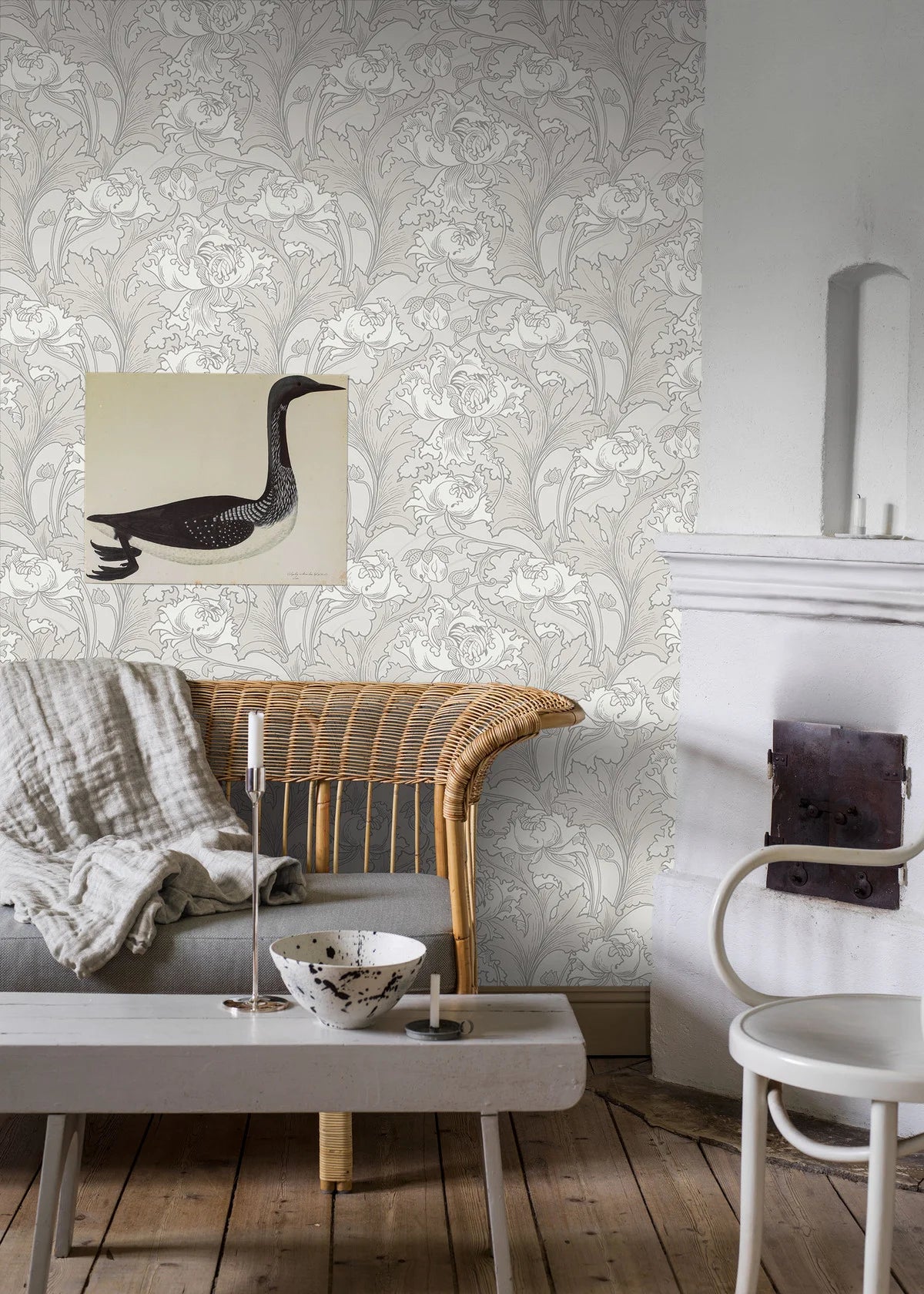 Non-woven paper wallpaper with a botanical pattern SIRI pearl gray with cream