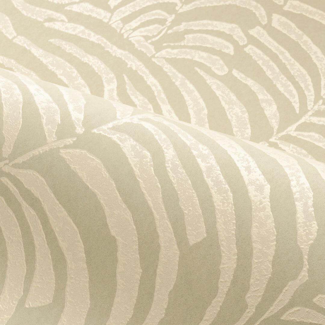 Non-woven wallpaper with a plant motif NOBILE - VERT CENDRÉ/NACRÉ gray-green with pearlescent