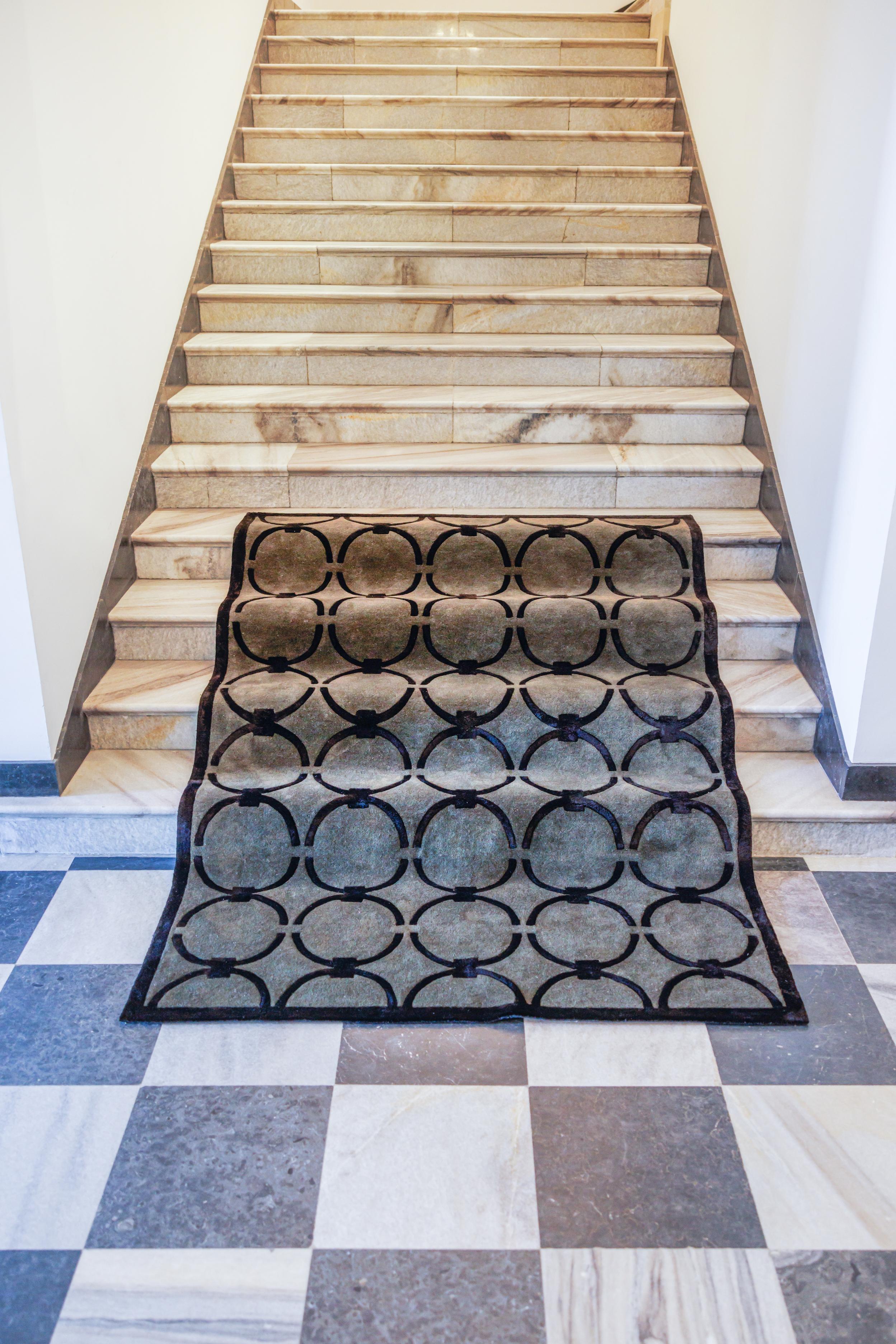 Teppich GLAM dunkelgrau mit blauem geometrischen Muster [Amelia]