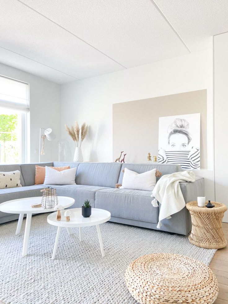 MESA white side table