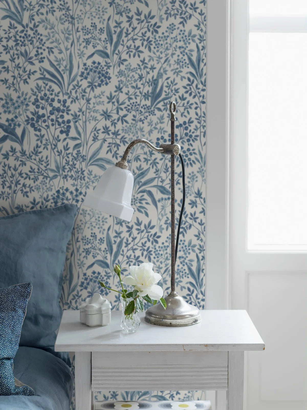 Non-woven paper wallpaper with a plant pattern NOCTURNE blue with light beige