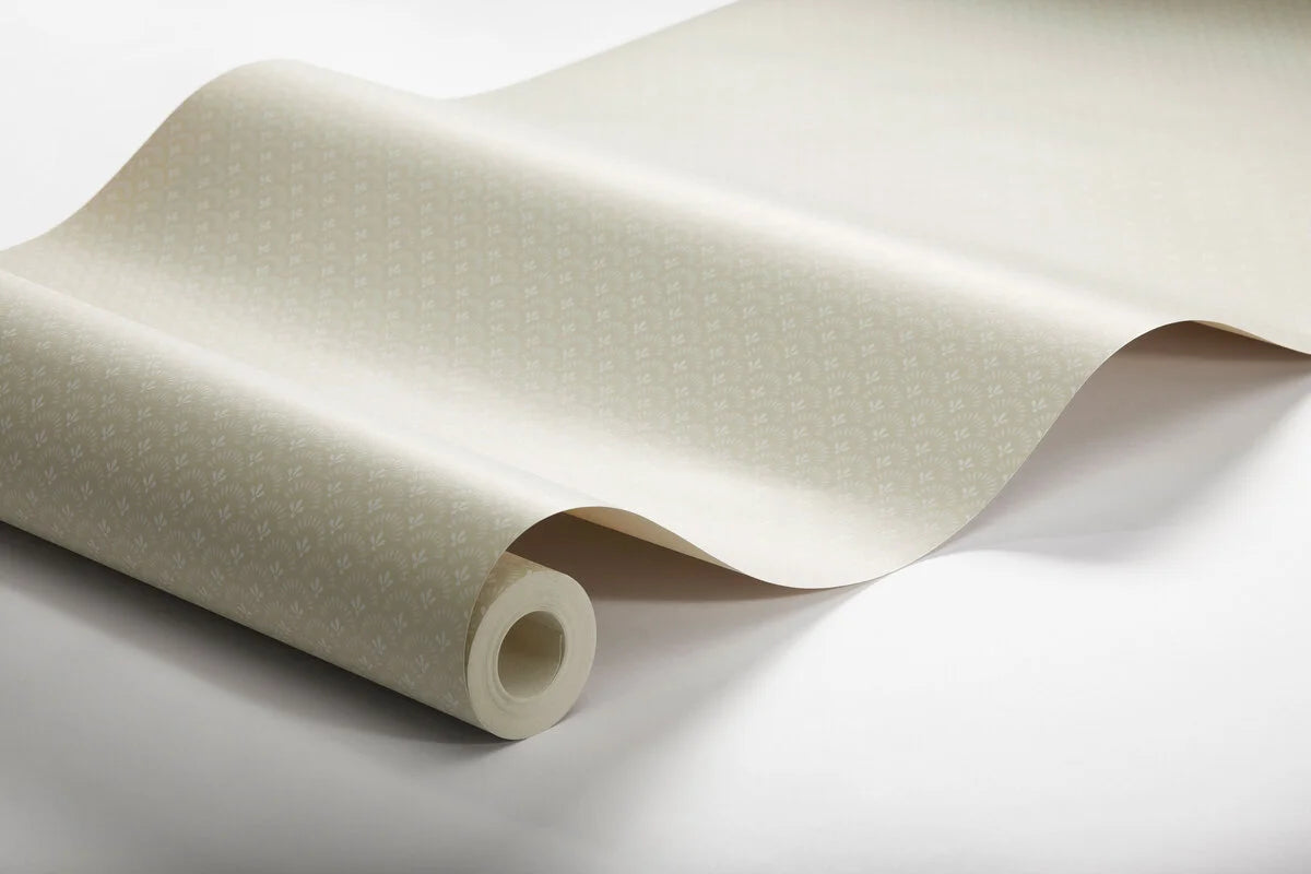 Geometric Wallpaper with Daisy Flower Motif in Cream