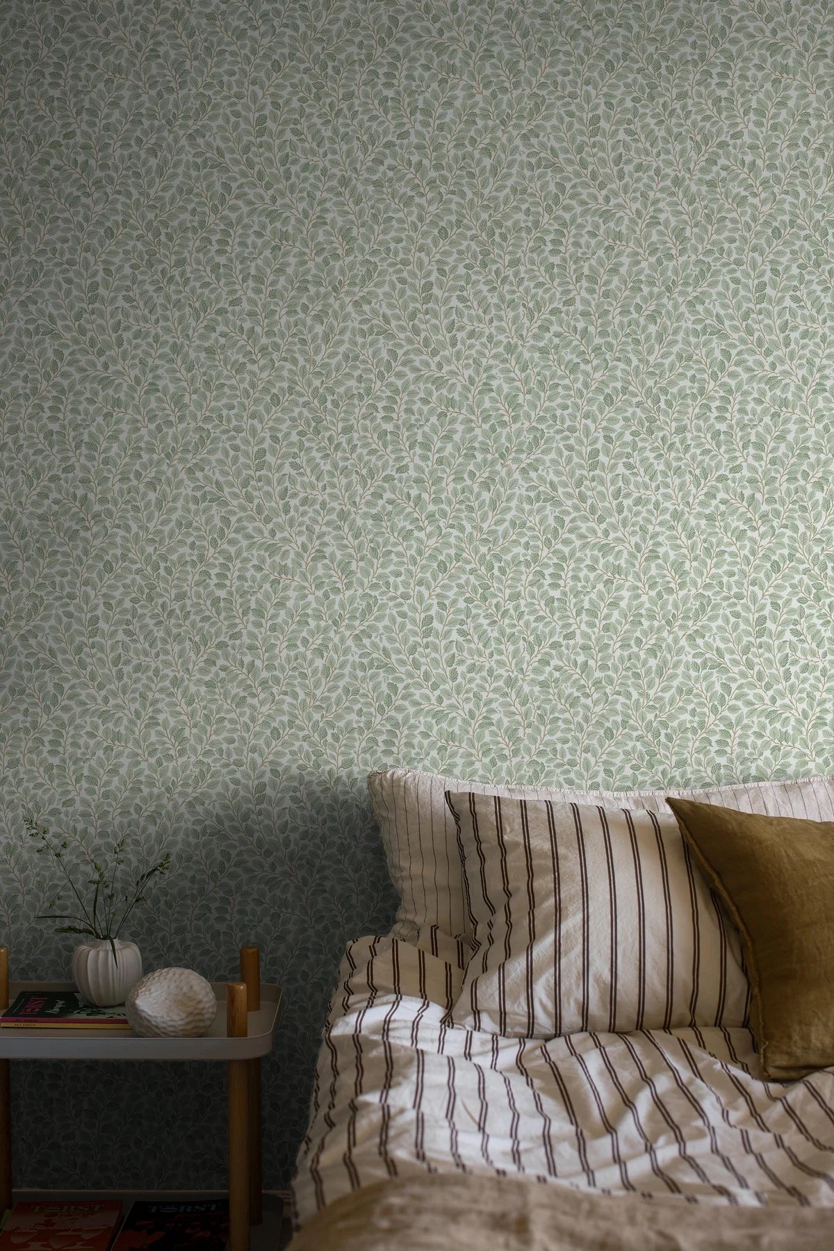 Hazel Green and White Leaf Pattern Wallpaper