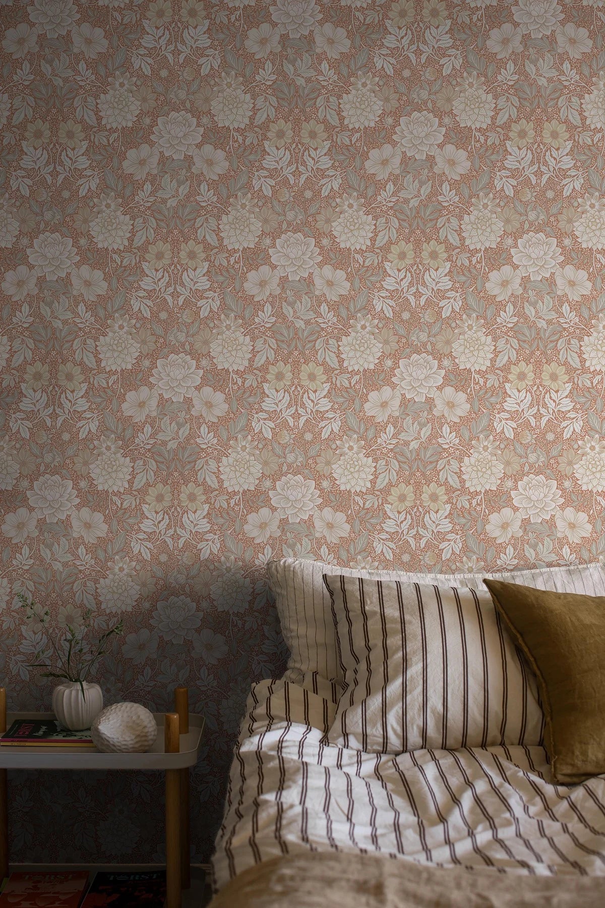 Non-woven paper wallpaper with a floral pattern DAHLIA GARDEN terracotta with warm white