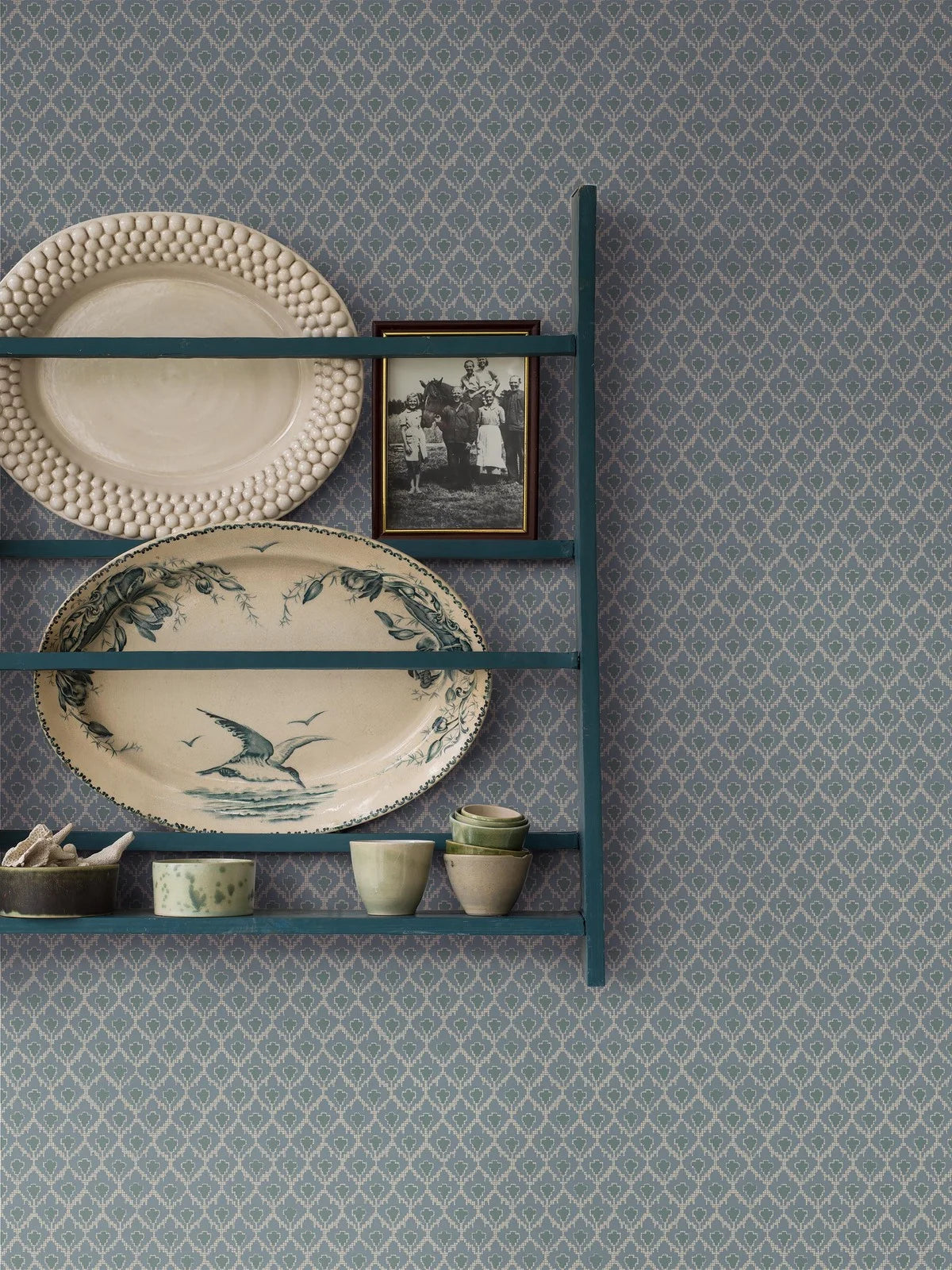 Non-woven paper wallpaper with geometric pattern SVEA blue