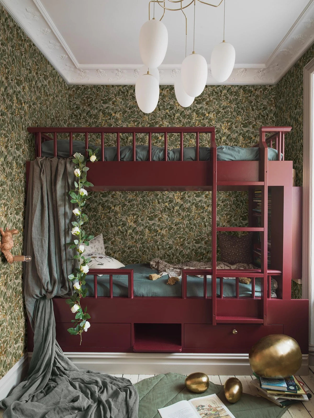 Children's wallpaper with a fairy tale fairy motif FAIRIES green