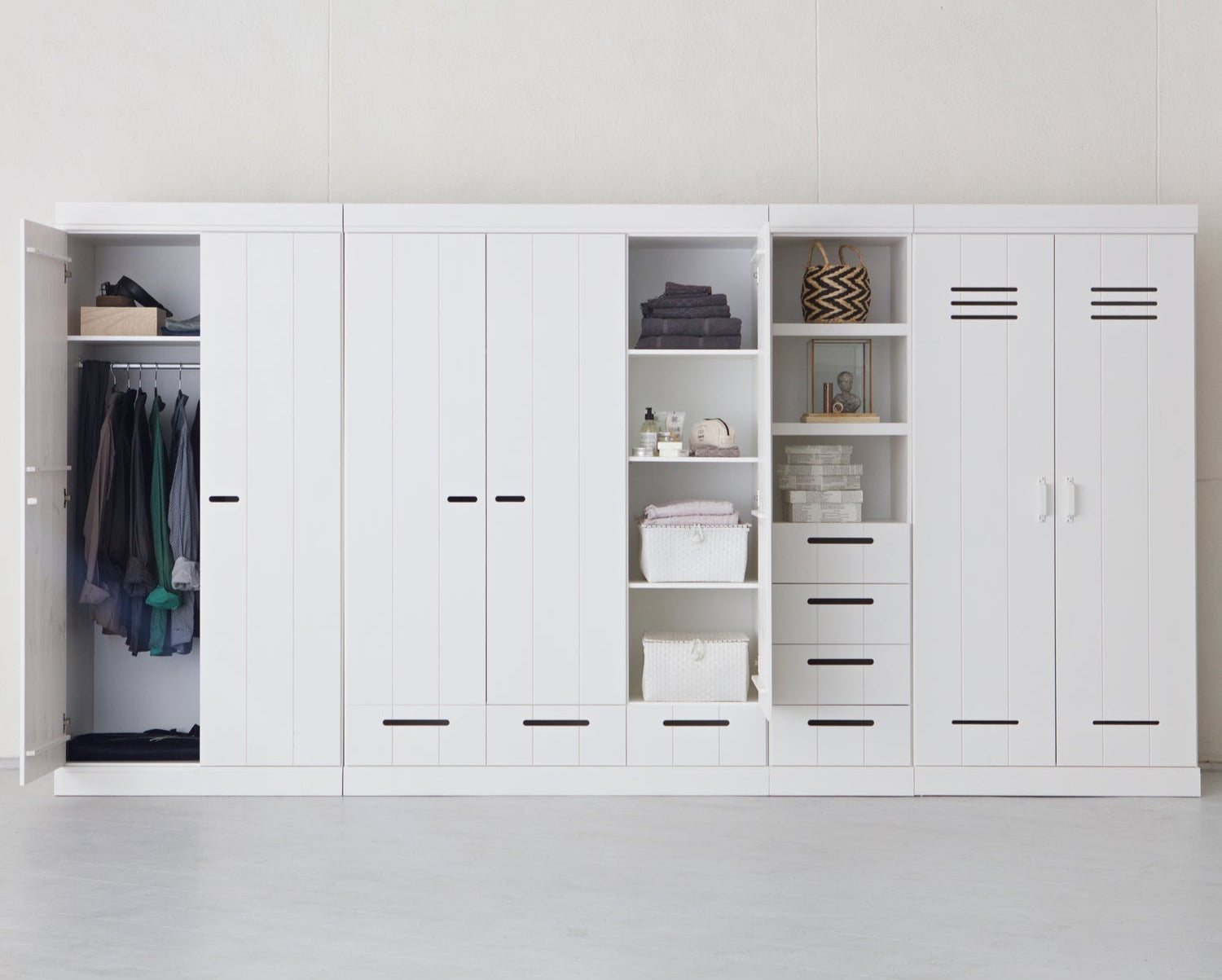 Schließen Sie die weiße 2-türige Garderobe an