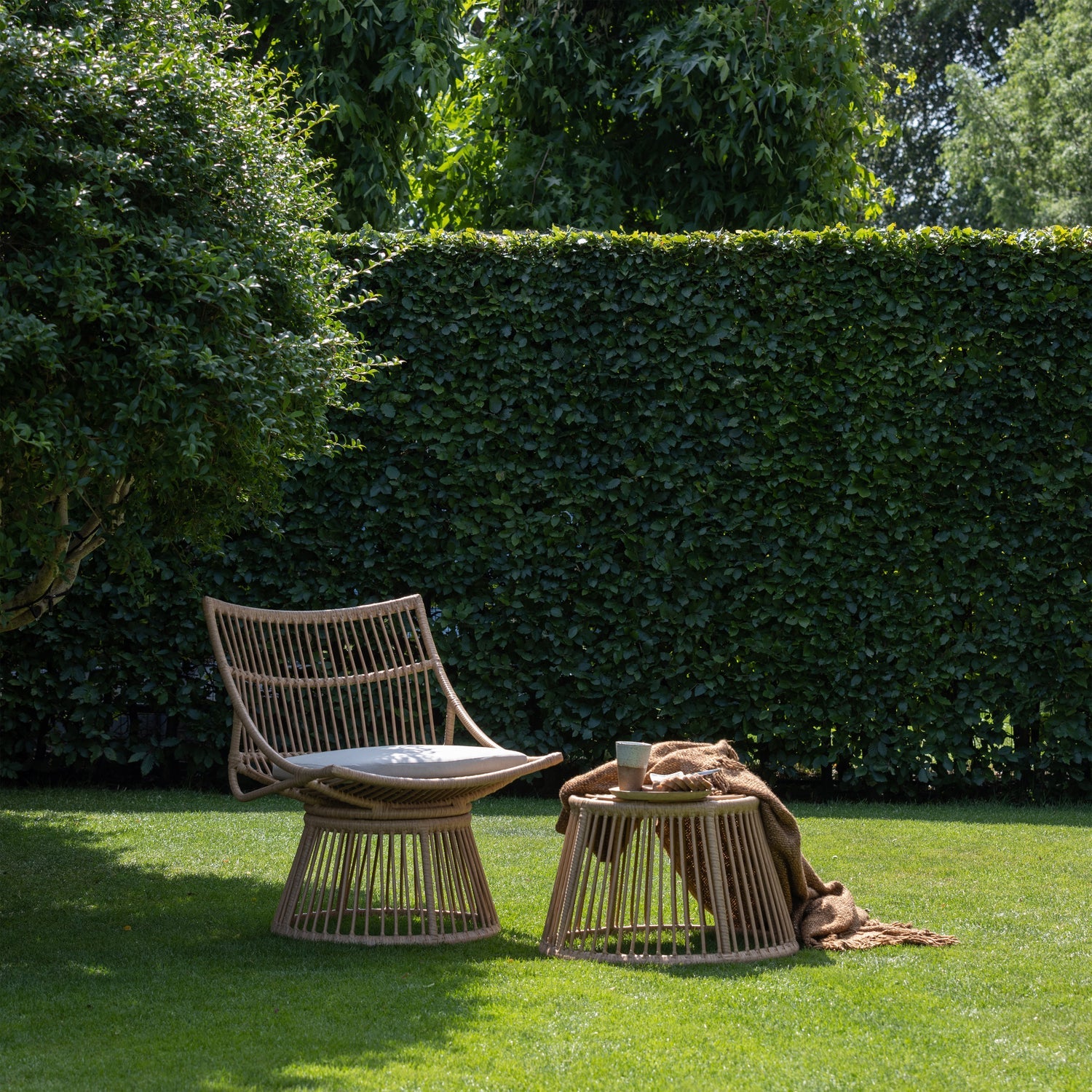 Alatna wicker garden armchair