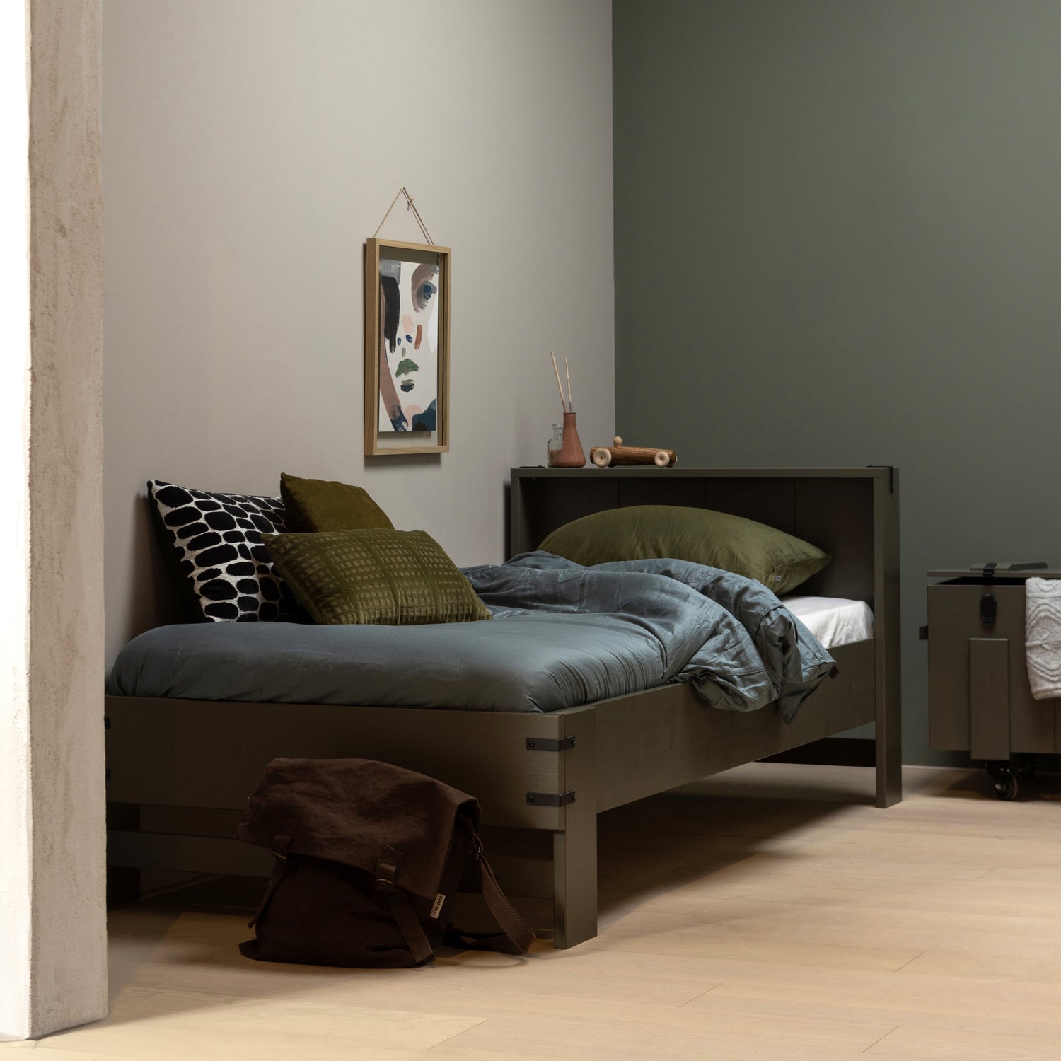 Bobby bed green