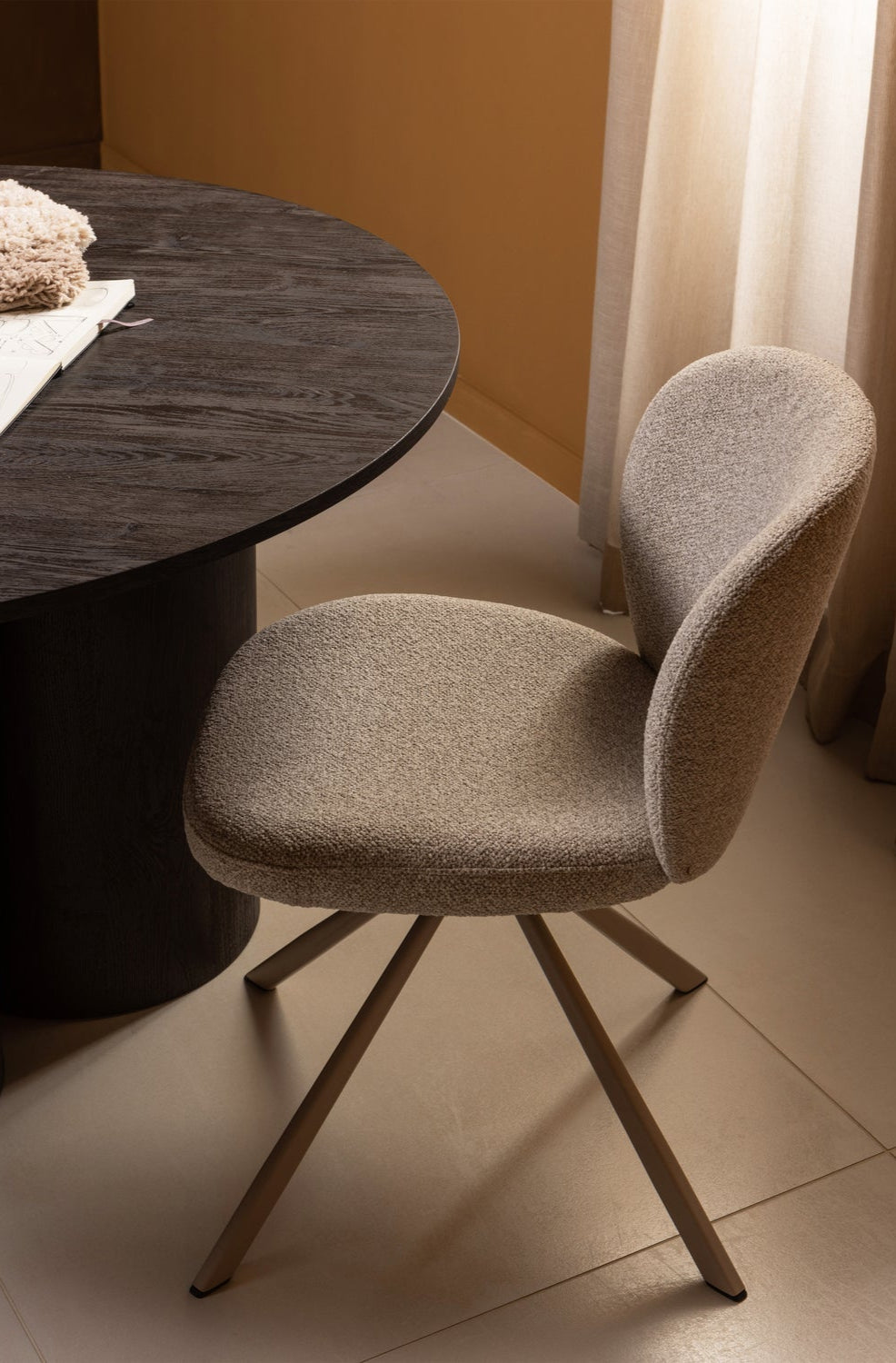 Femke beige chair