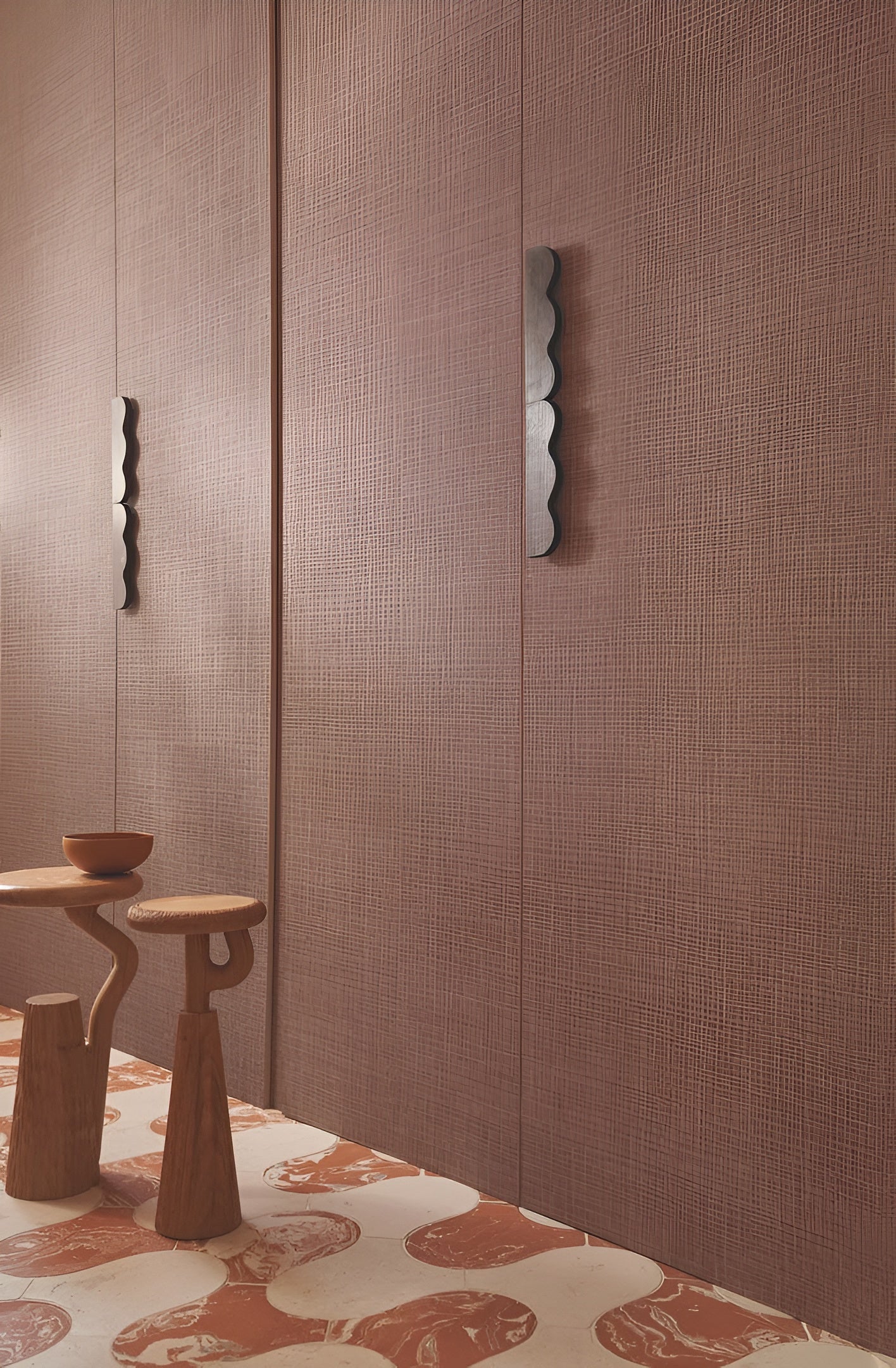 Structural vinyl wallpaper imitating woven raffia SIERRA - CURRY yellow-orange