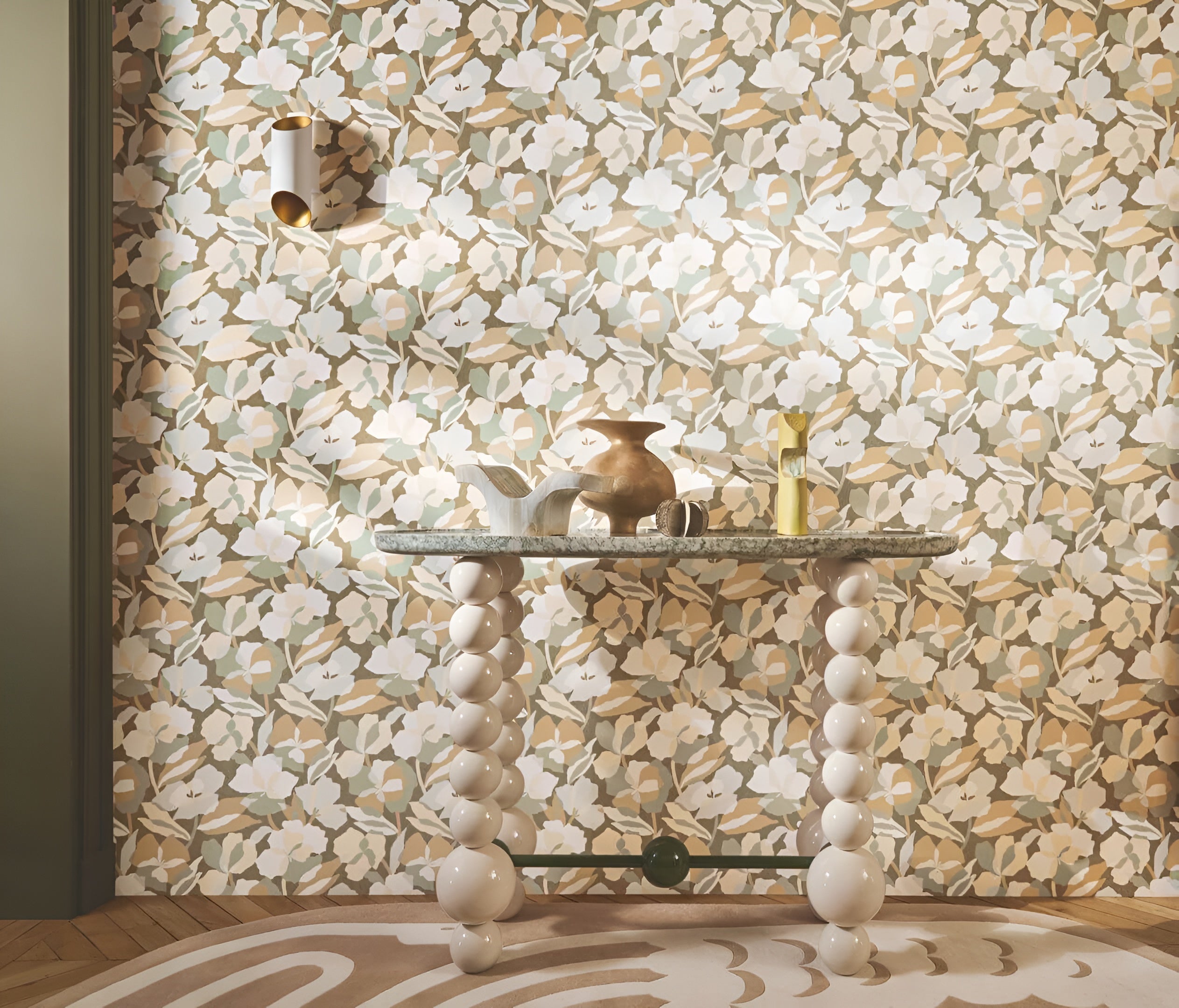 Non-woven wallpaper with a plant motif AMARYLLIS - SAGE/NACRÉ pale green with beige