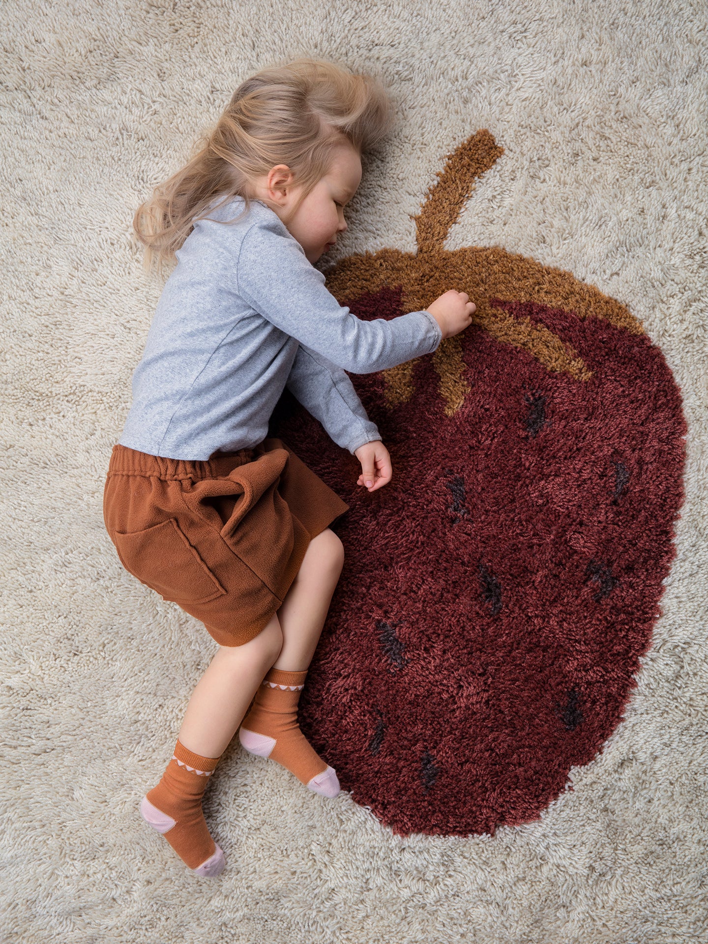 Children's rug FRUITICANA STRAWBERRY beige