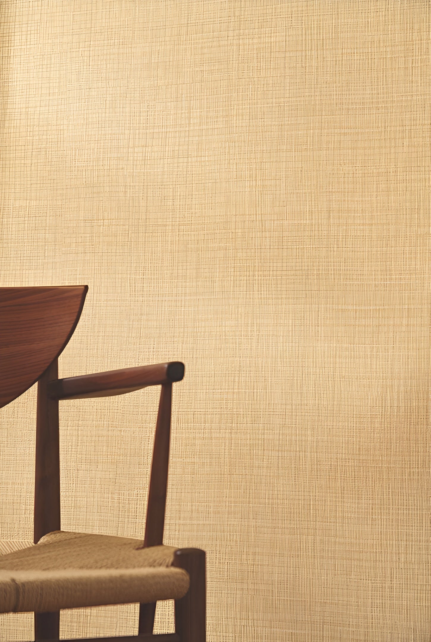 Structural vinyl wallpaper imitating woven raffia SIERRA - CURRY yellow-orange