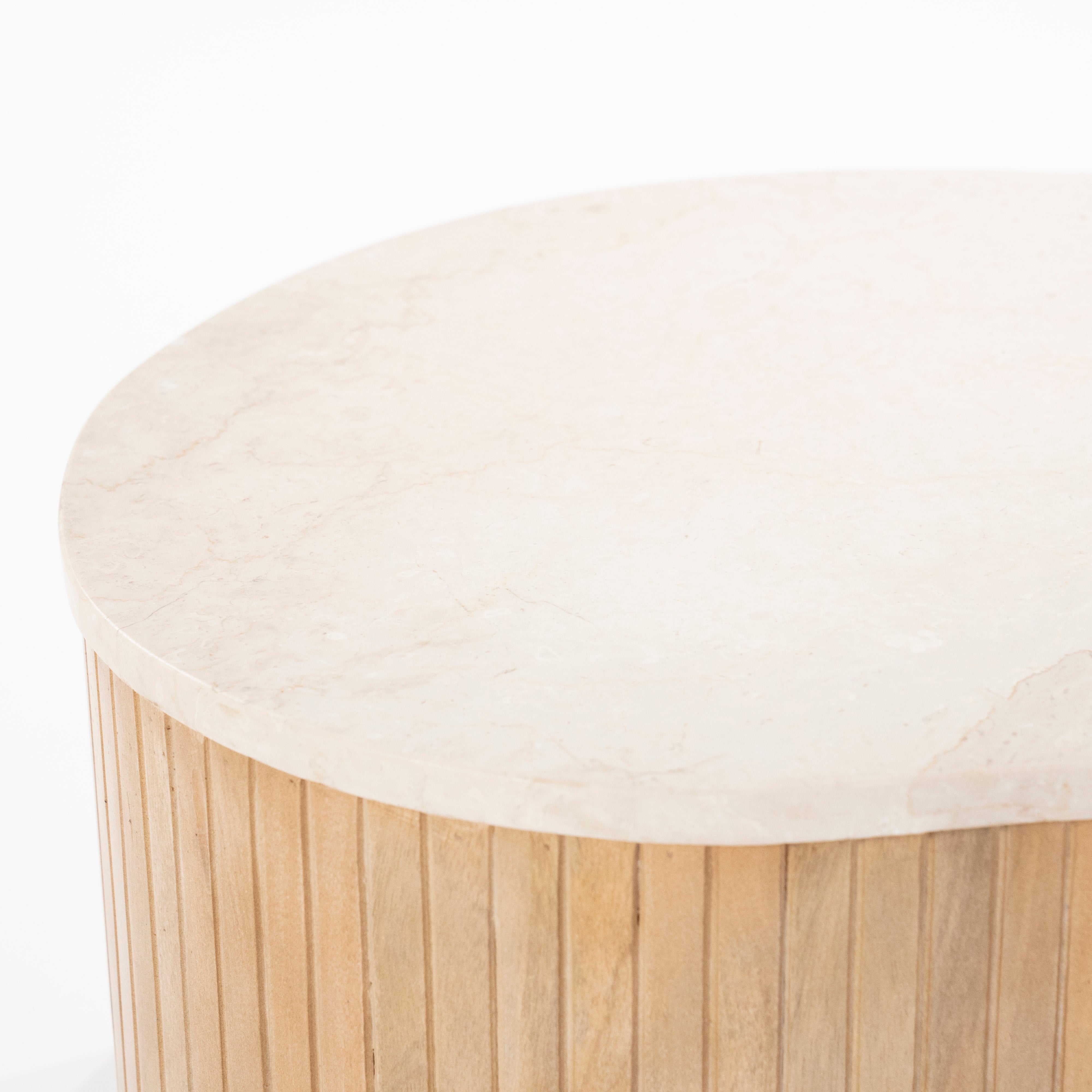 KIRA coffee table made of mango wood with a marble top