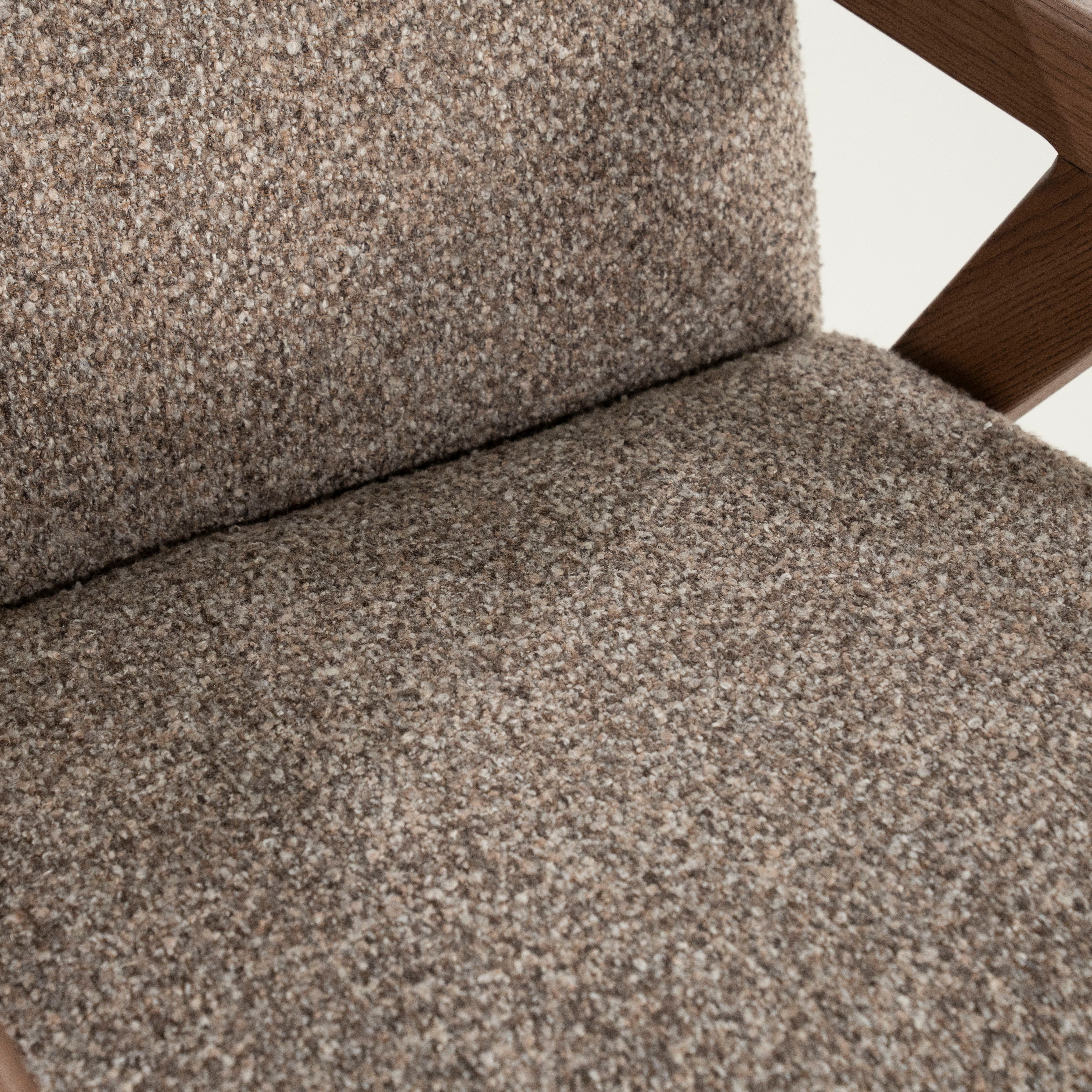 Sessel FRANCIS dunkelbeige mit Holzgestell