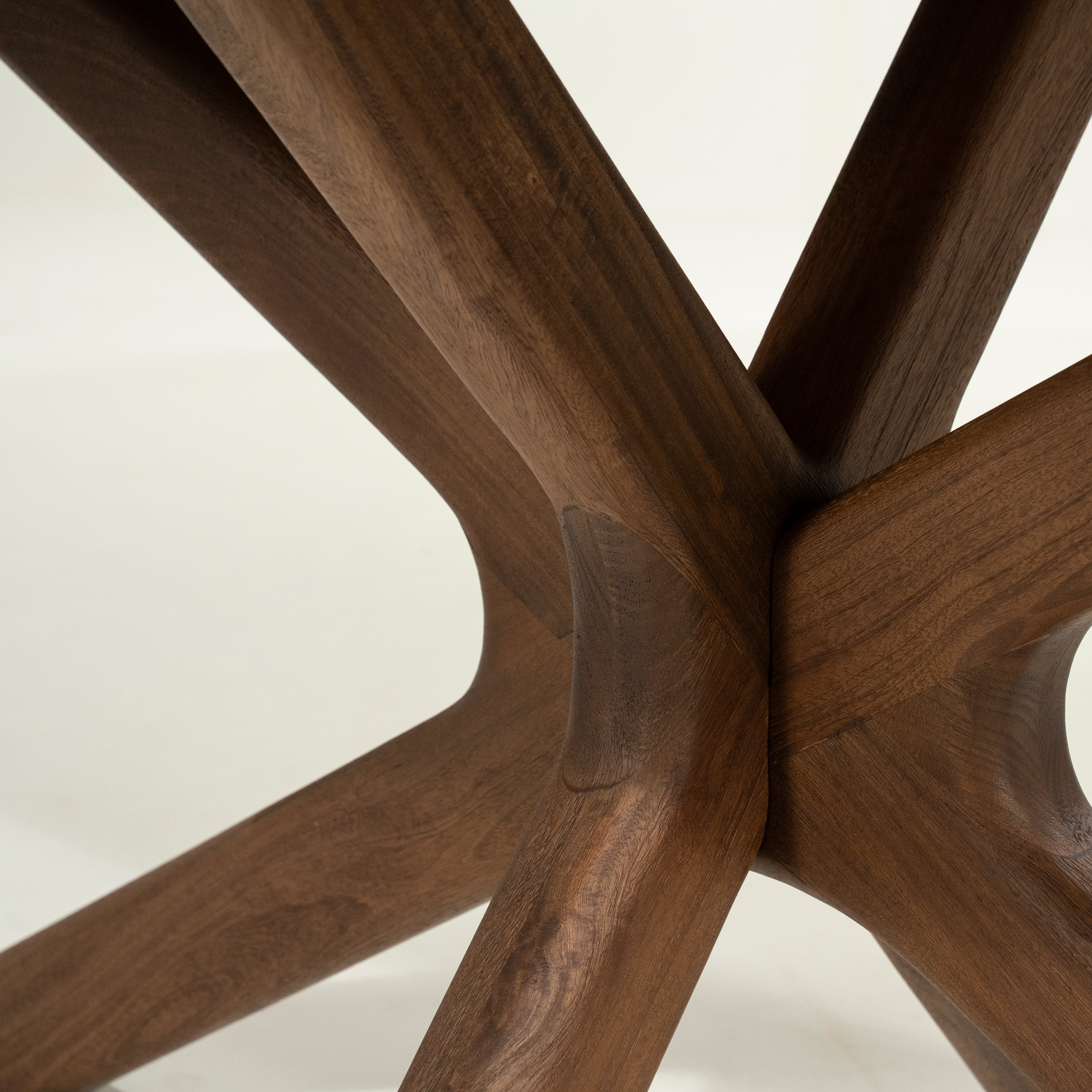 Oval Table TYCHO Dark Mango Wood