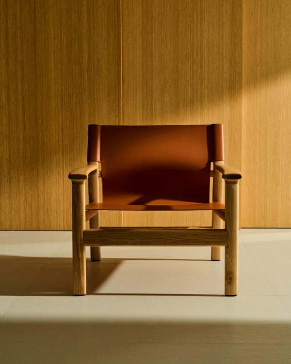 JAN armchair in light brown recycled leather with ash wood