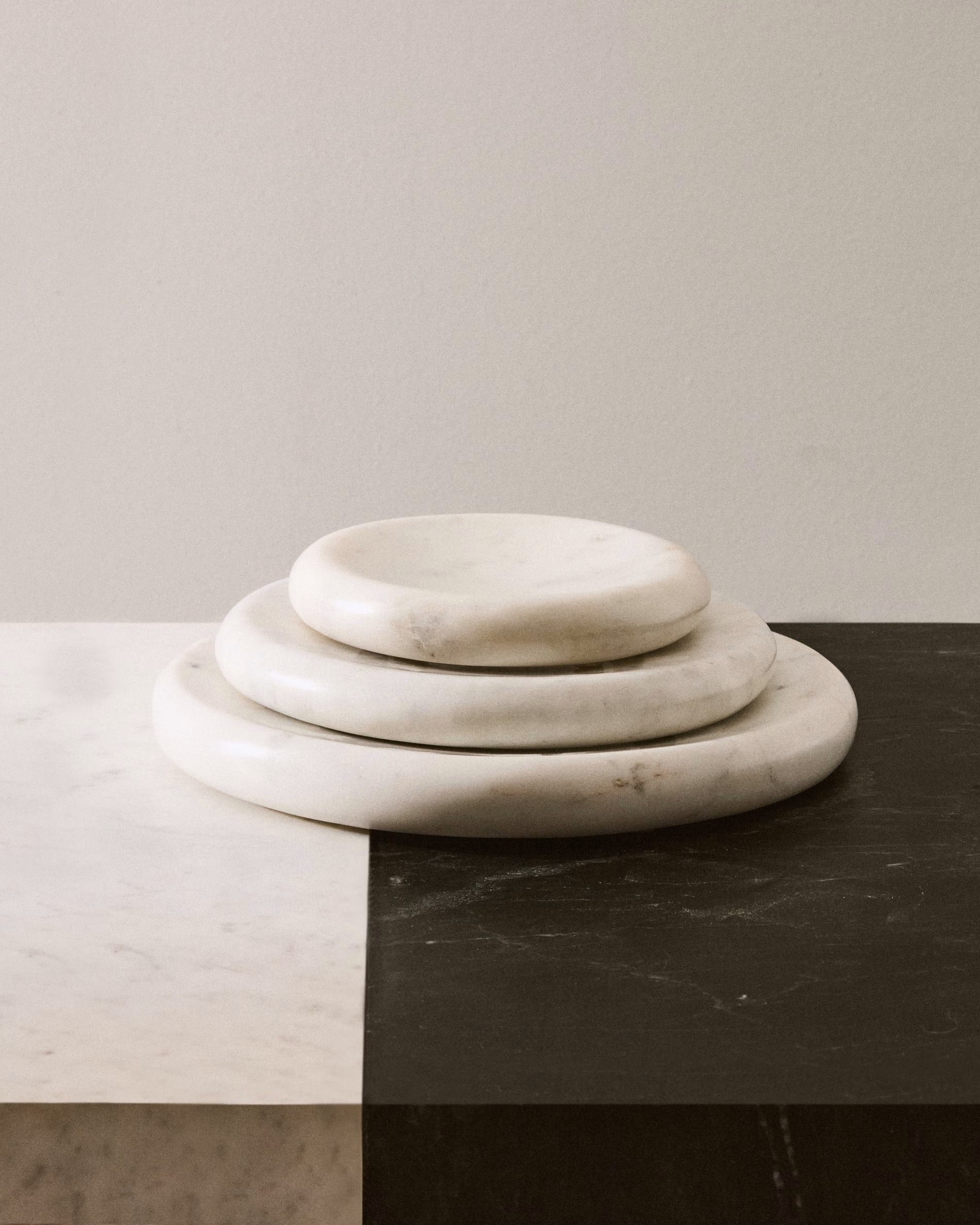 Taca OBENA weißer Marmor