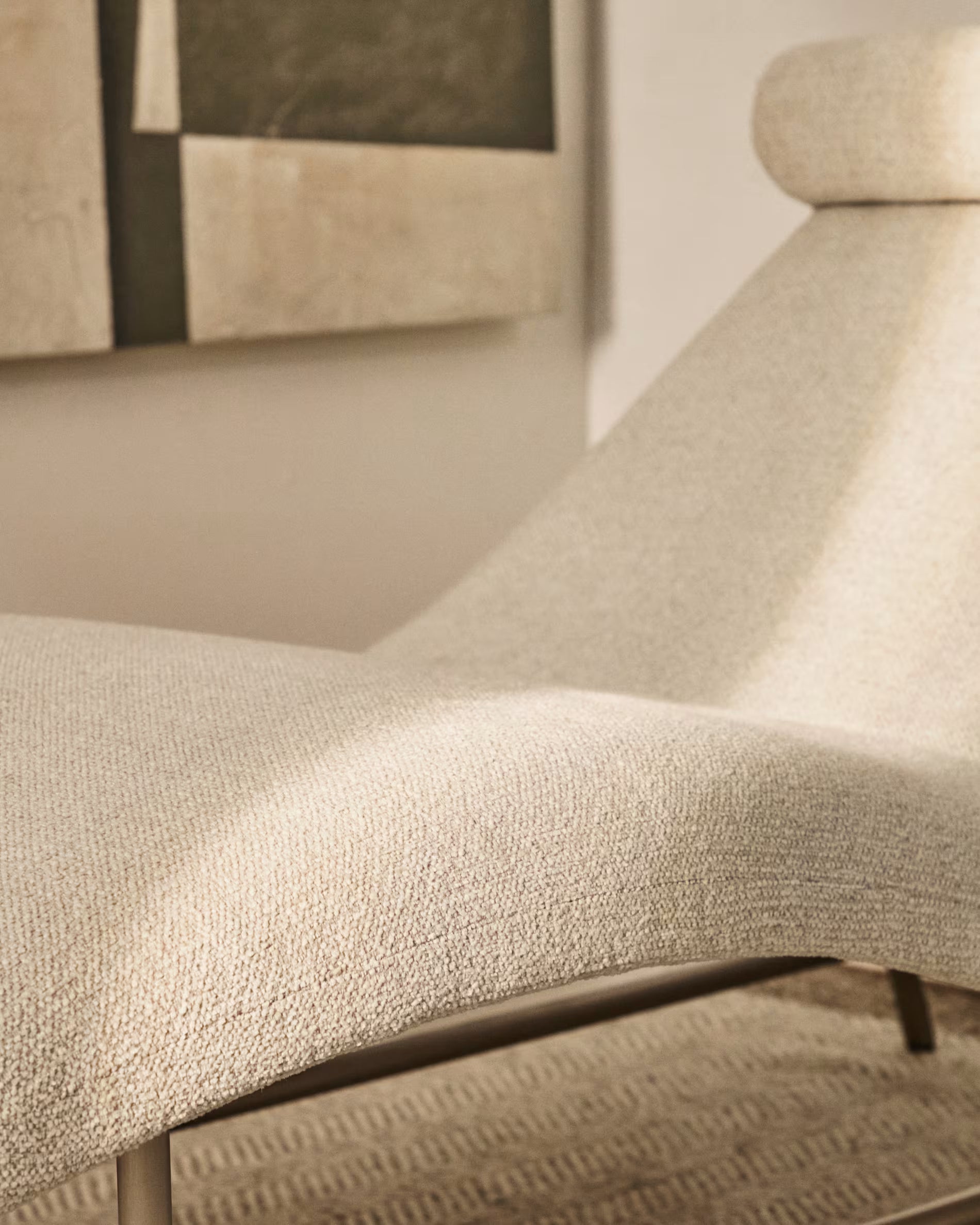 OSLA beige chaise longue with silver base
