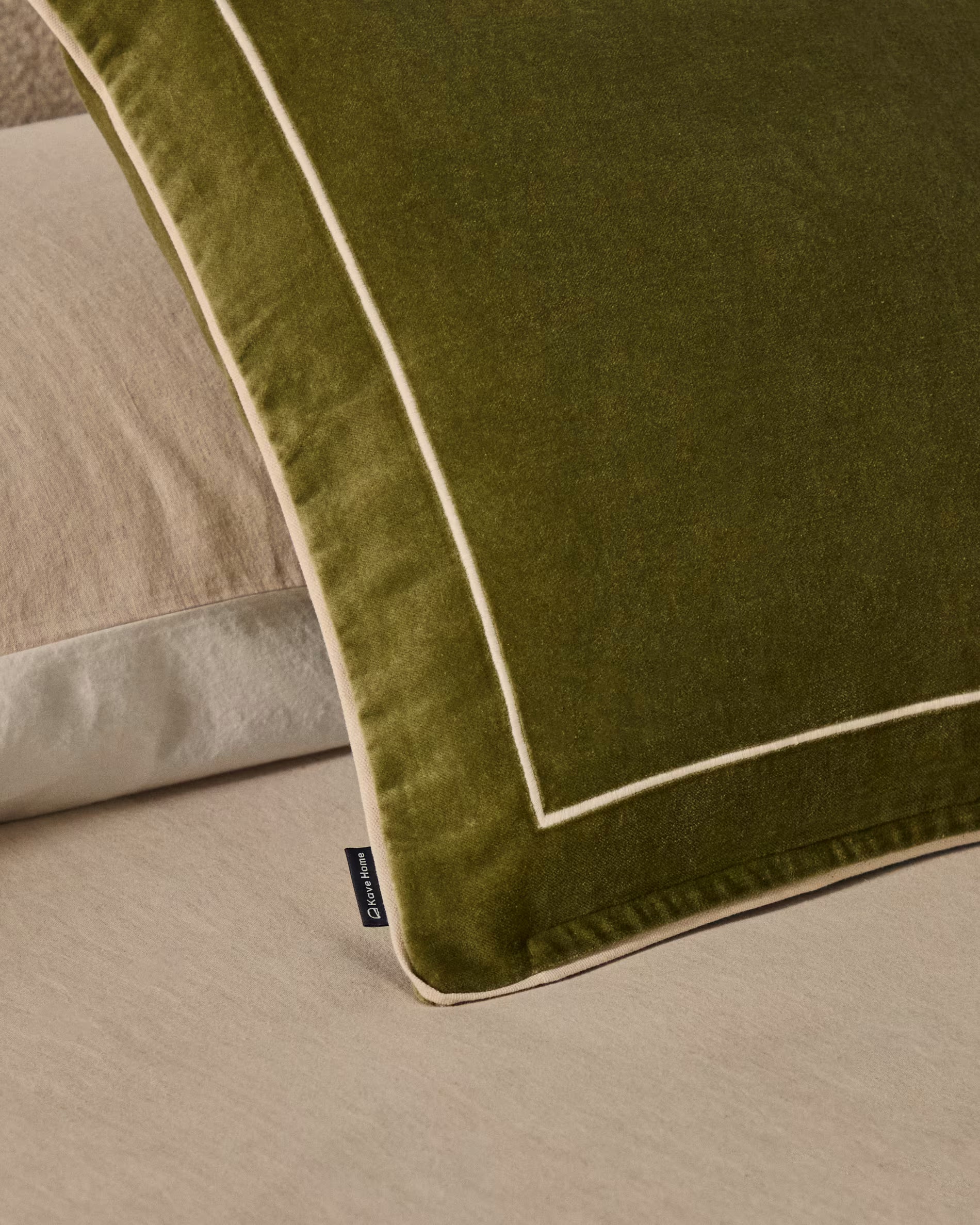 TIVANI cushion cover green with cream piping
