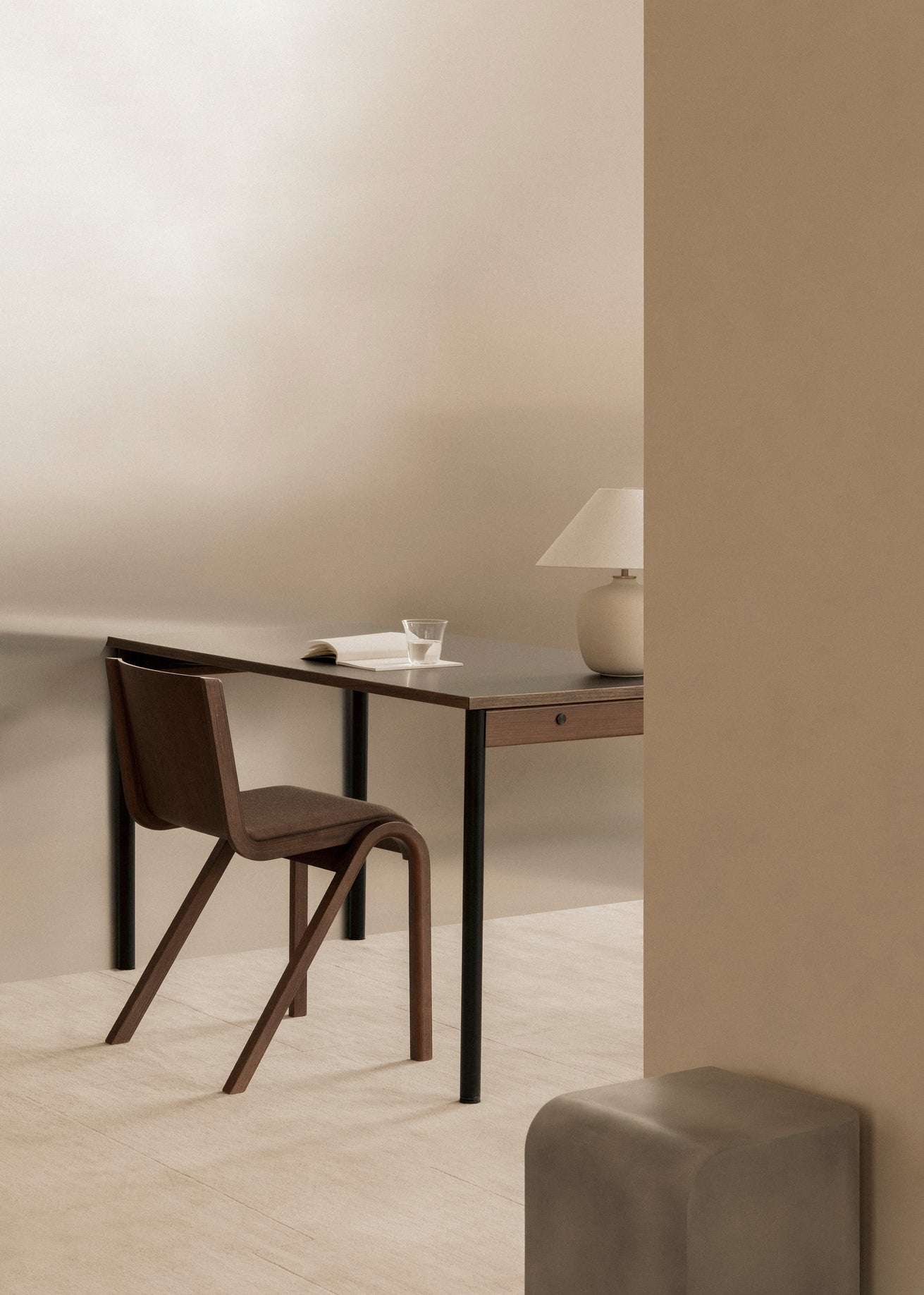 READY Chair Black Oak Wood