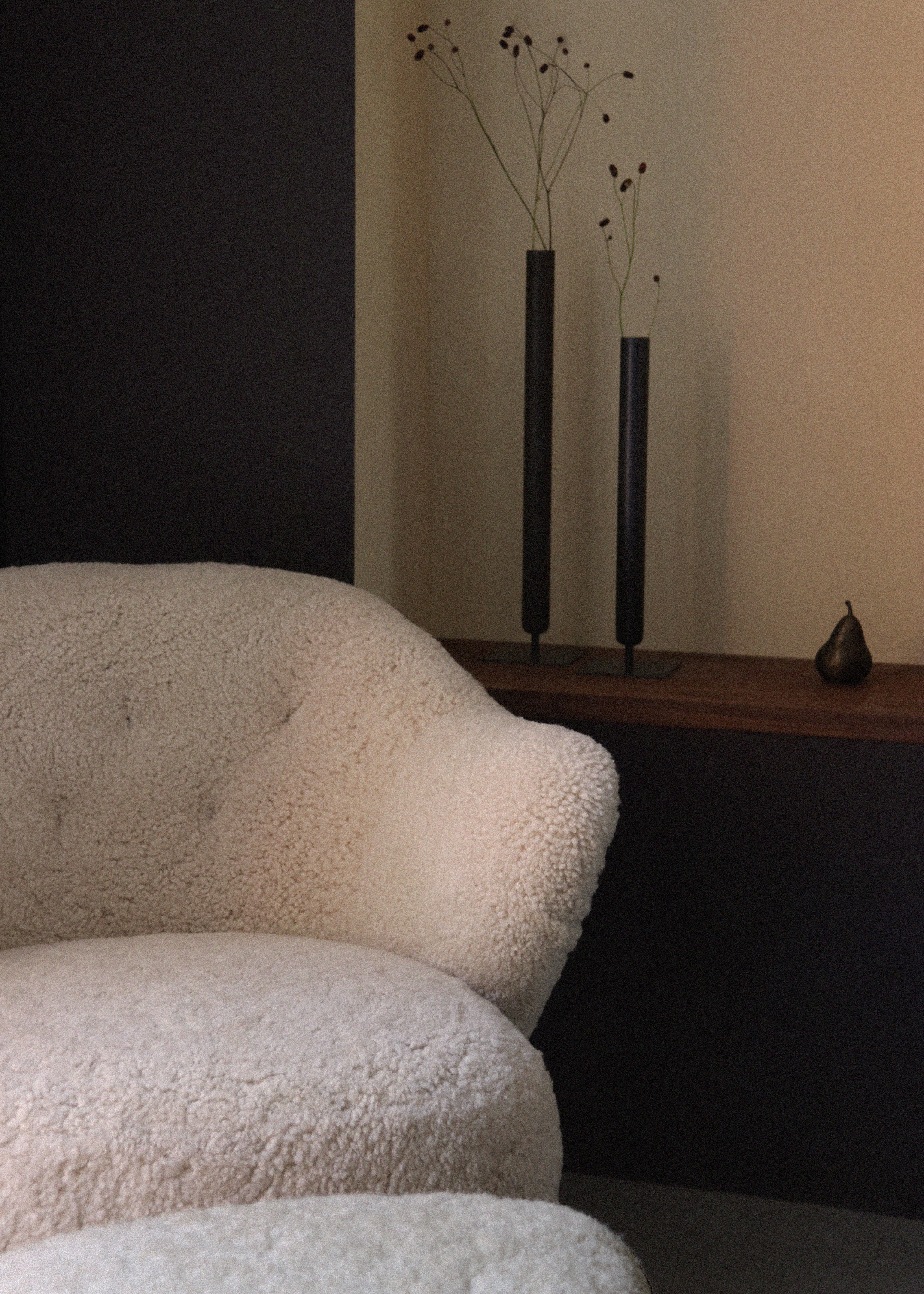INGEBORG footstool brown sheepskin with oak base [Julia]