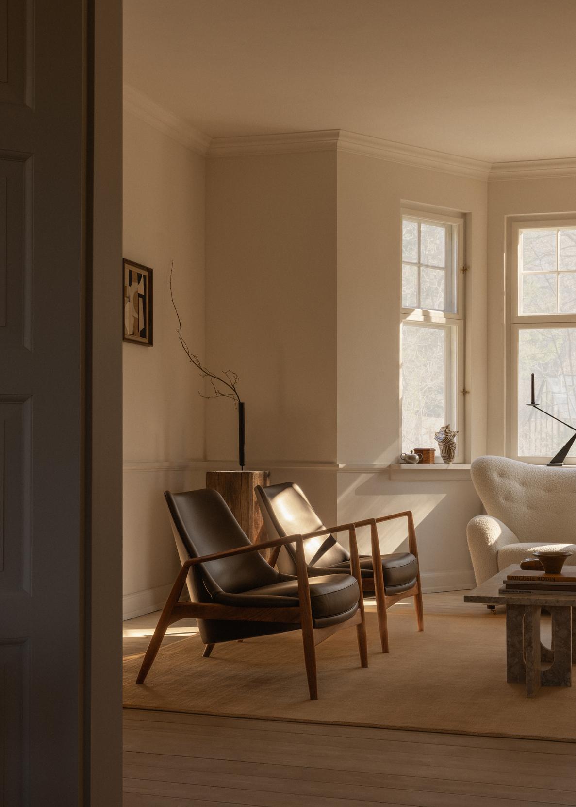 STANCE vase in bronzed brass