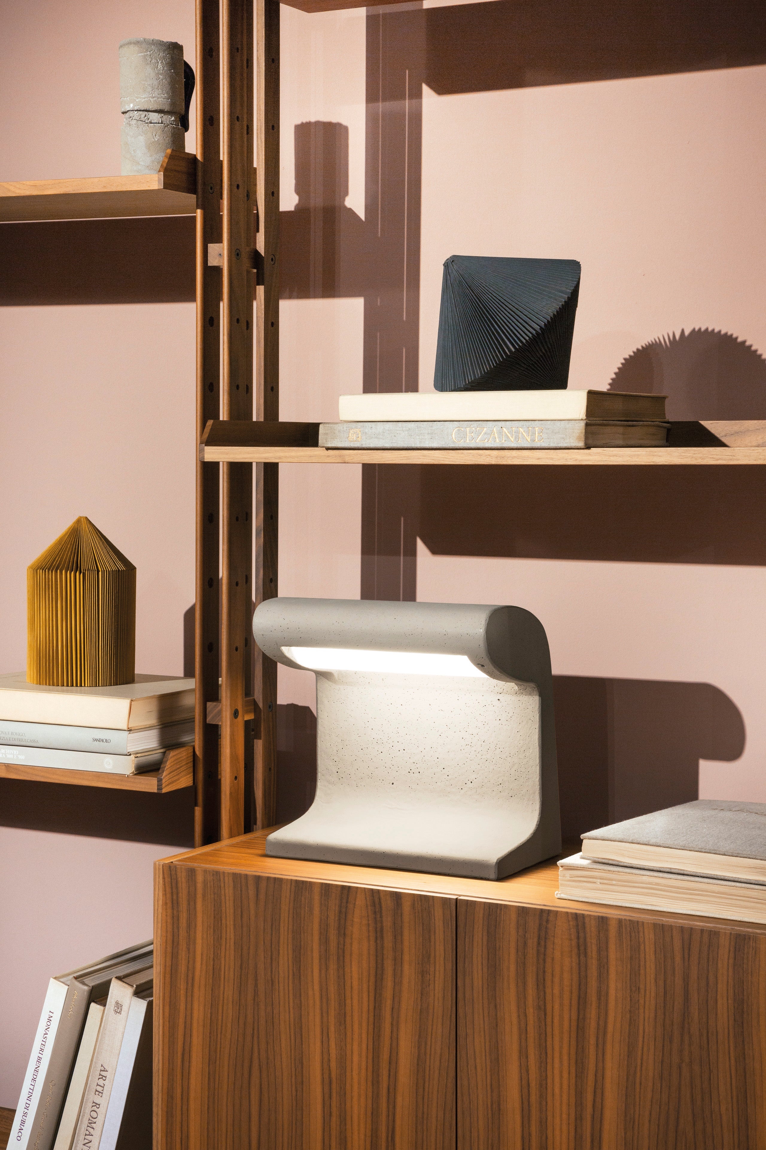 Borne Béton Concrete table lamp
