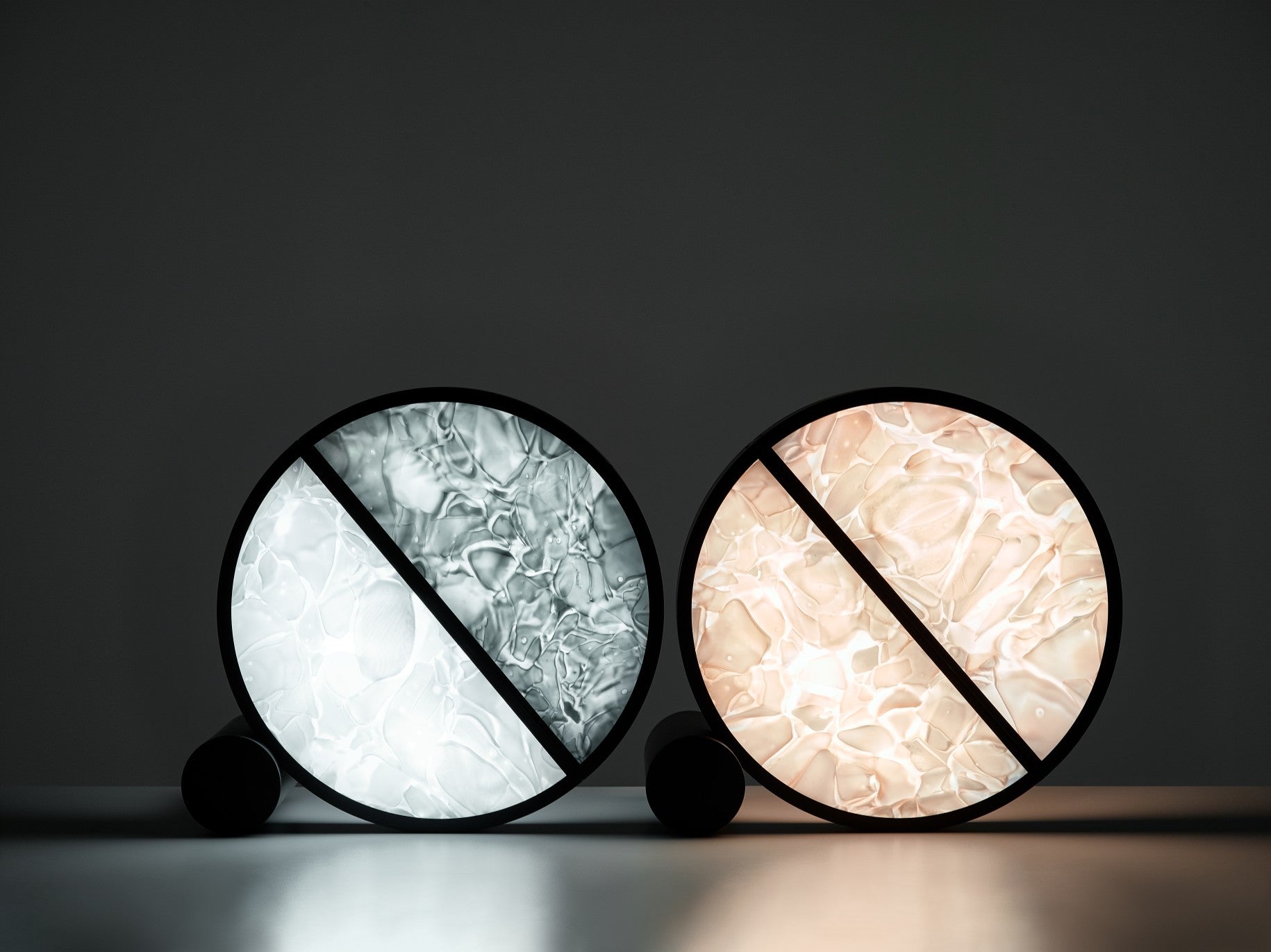 Geometrische Tischlampe Bokisglass glänzendes Glas