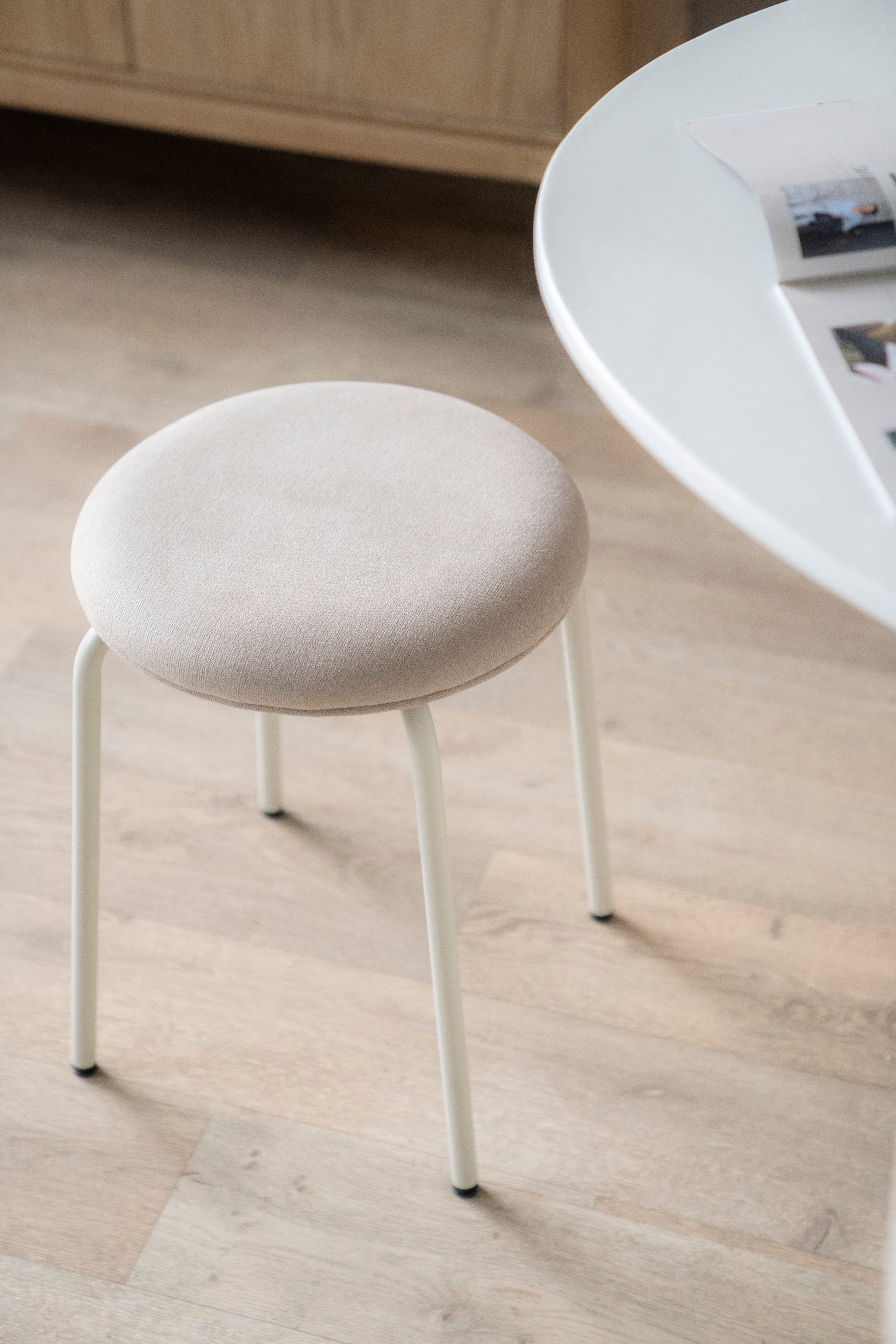SKOLA stool beige
