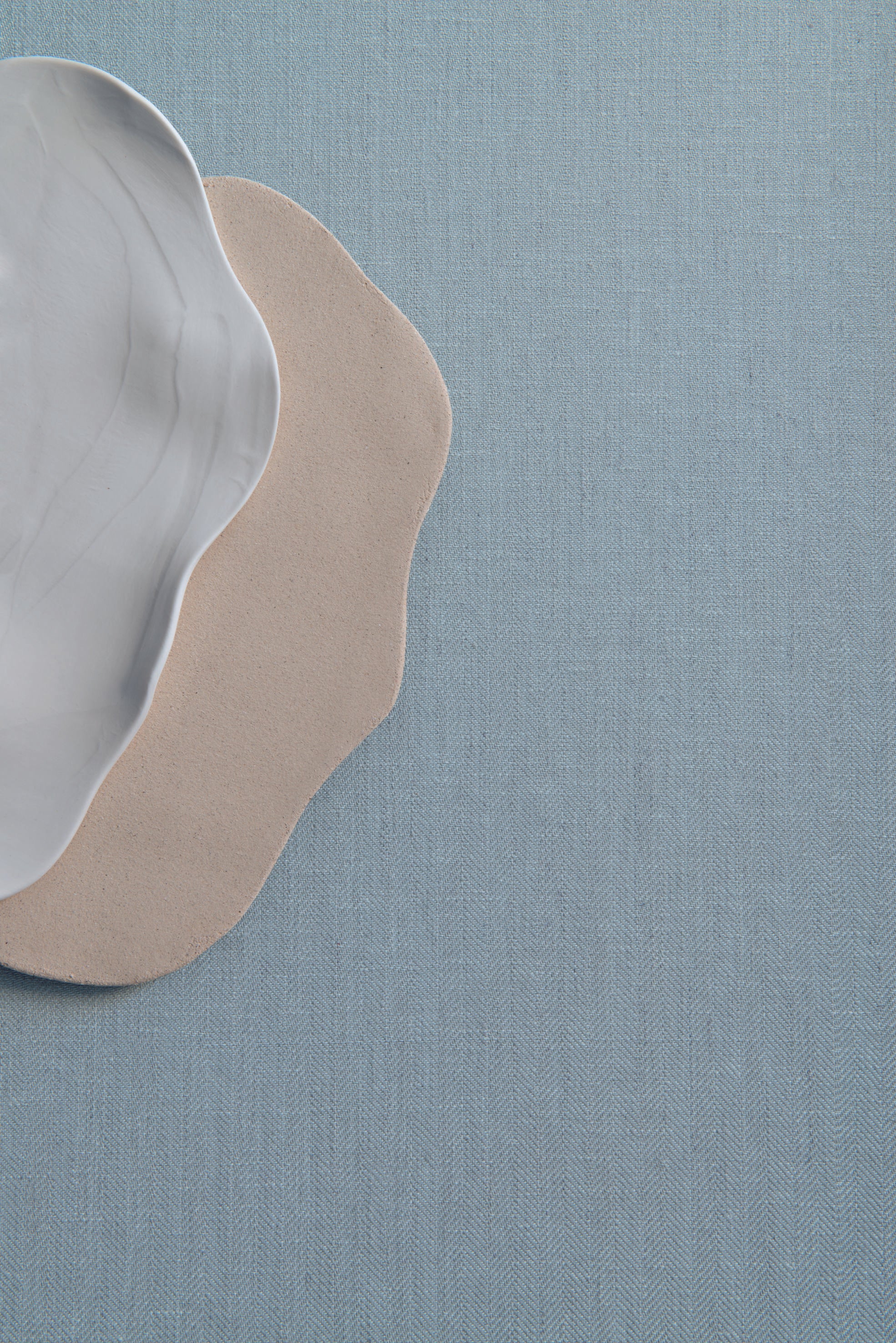 Structural textile wallpaper imitating herringbone VELIN - PEARL pearly