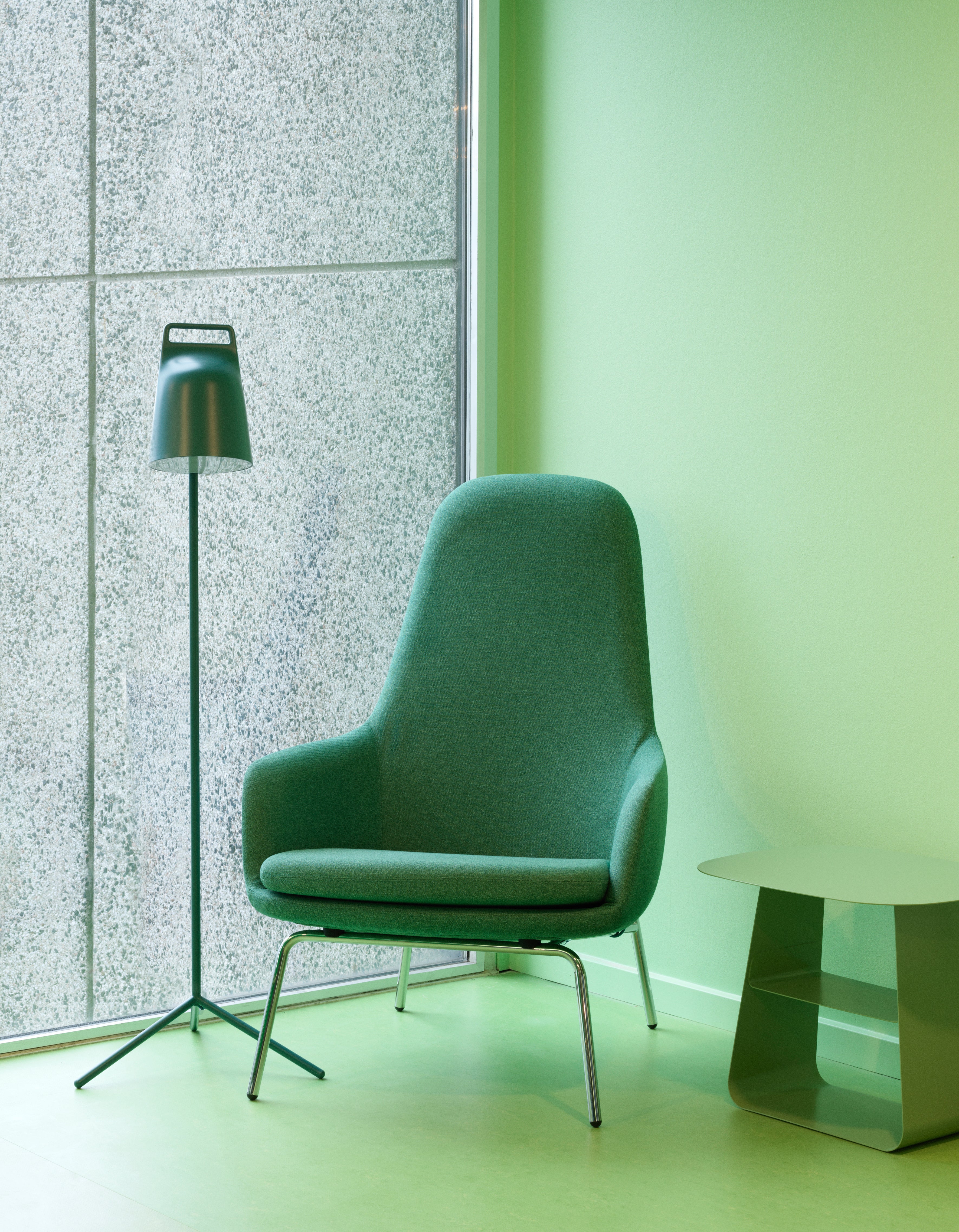 STAGE black reading floor lamp