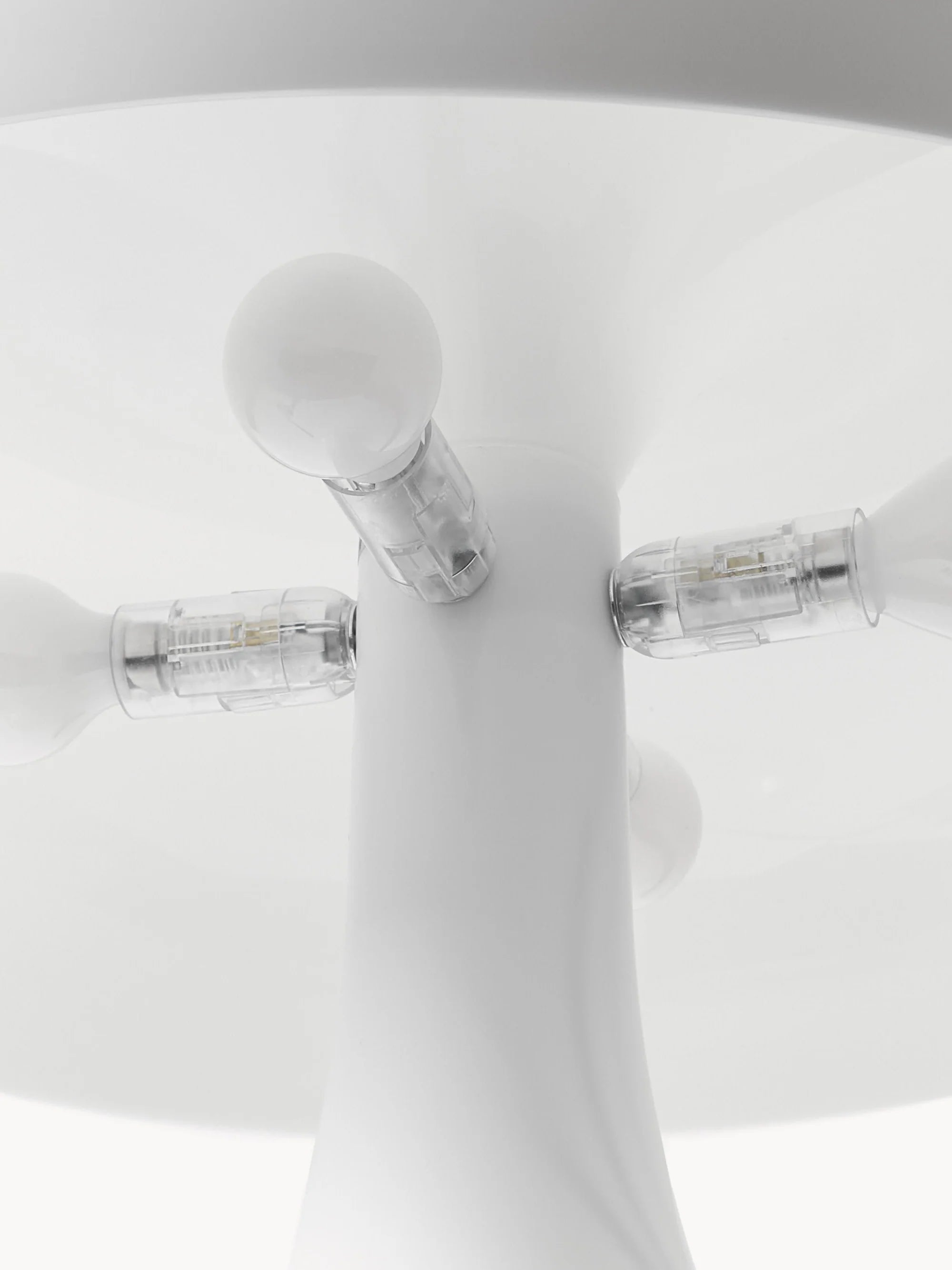 NESSO White Table Lamp