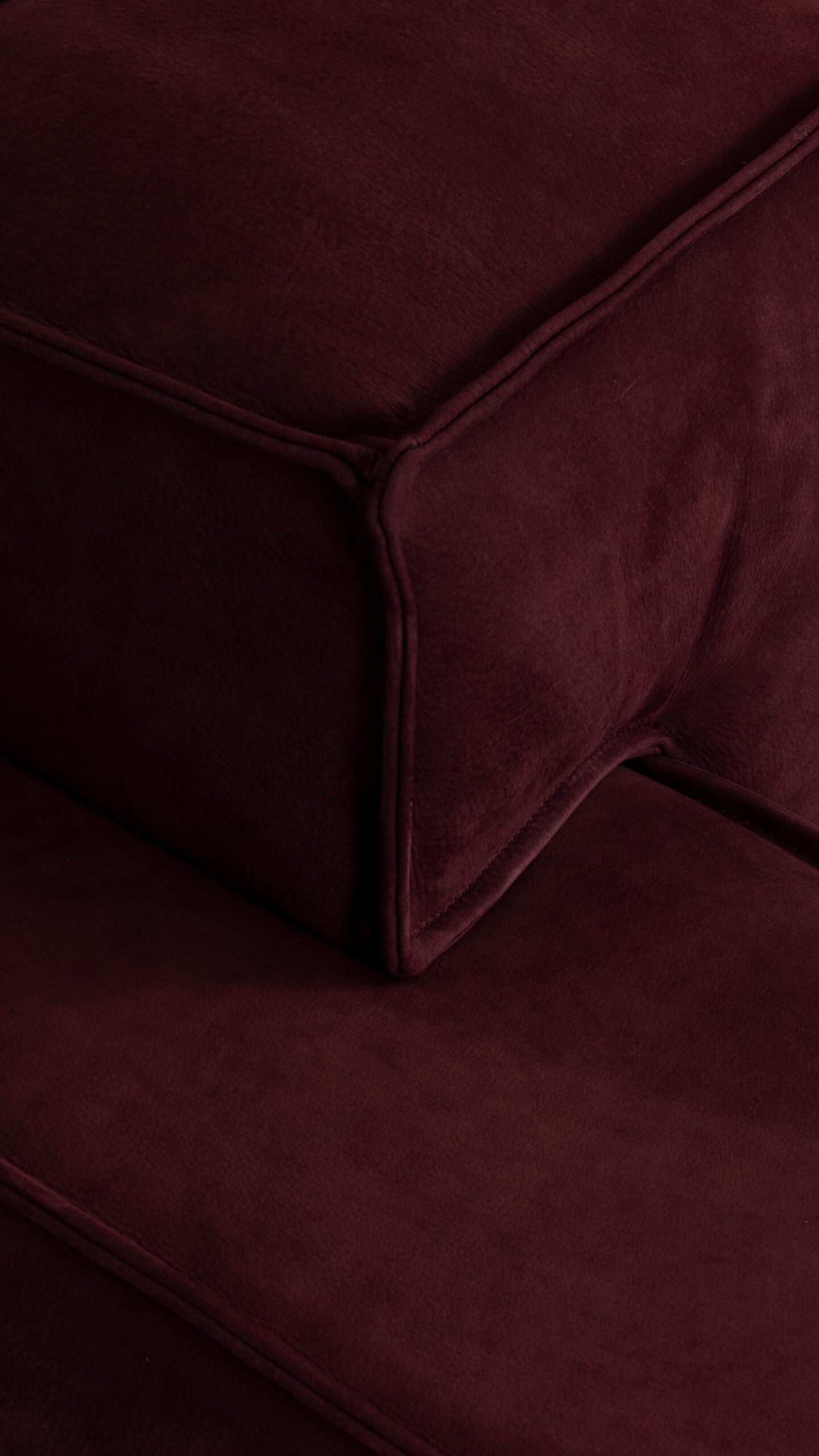 MAXXO 2.0 Upholstered Sofa