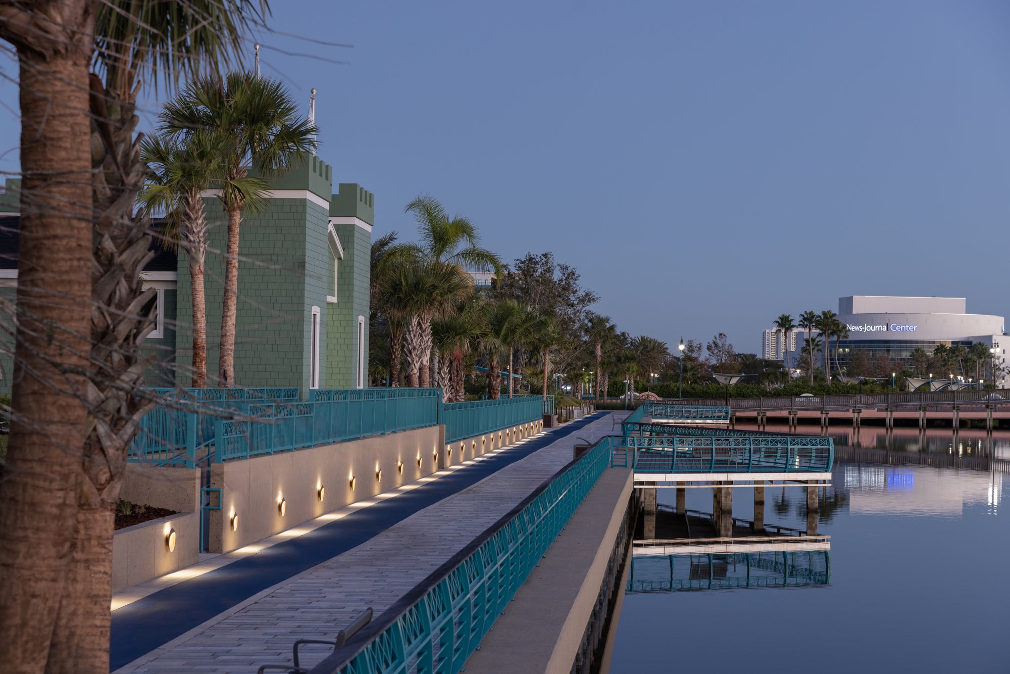 FLINDT wall lamp white