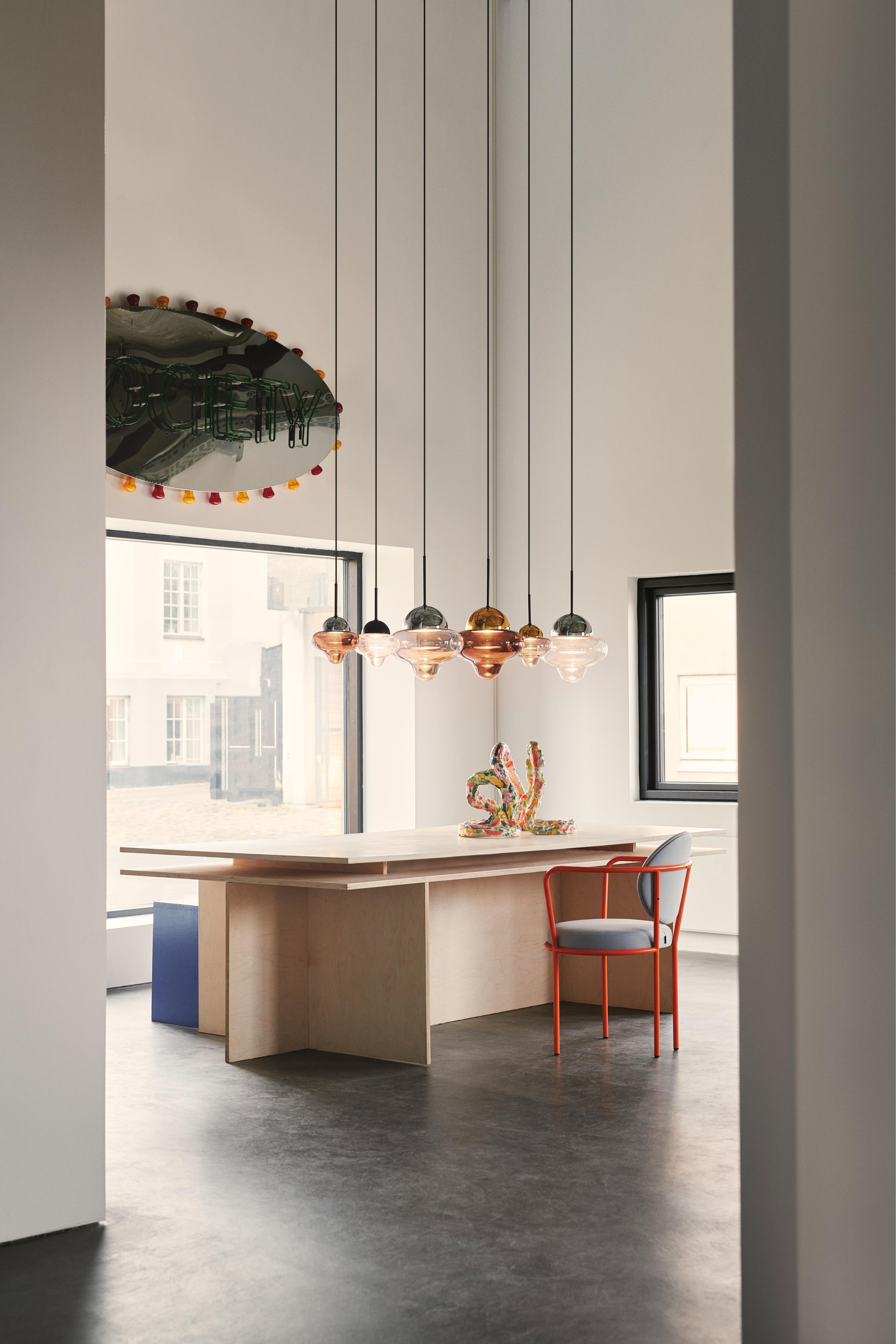 Pendelleuchte NUTTY braunes Glas mit goldener Veredelung [Amelia]