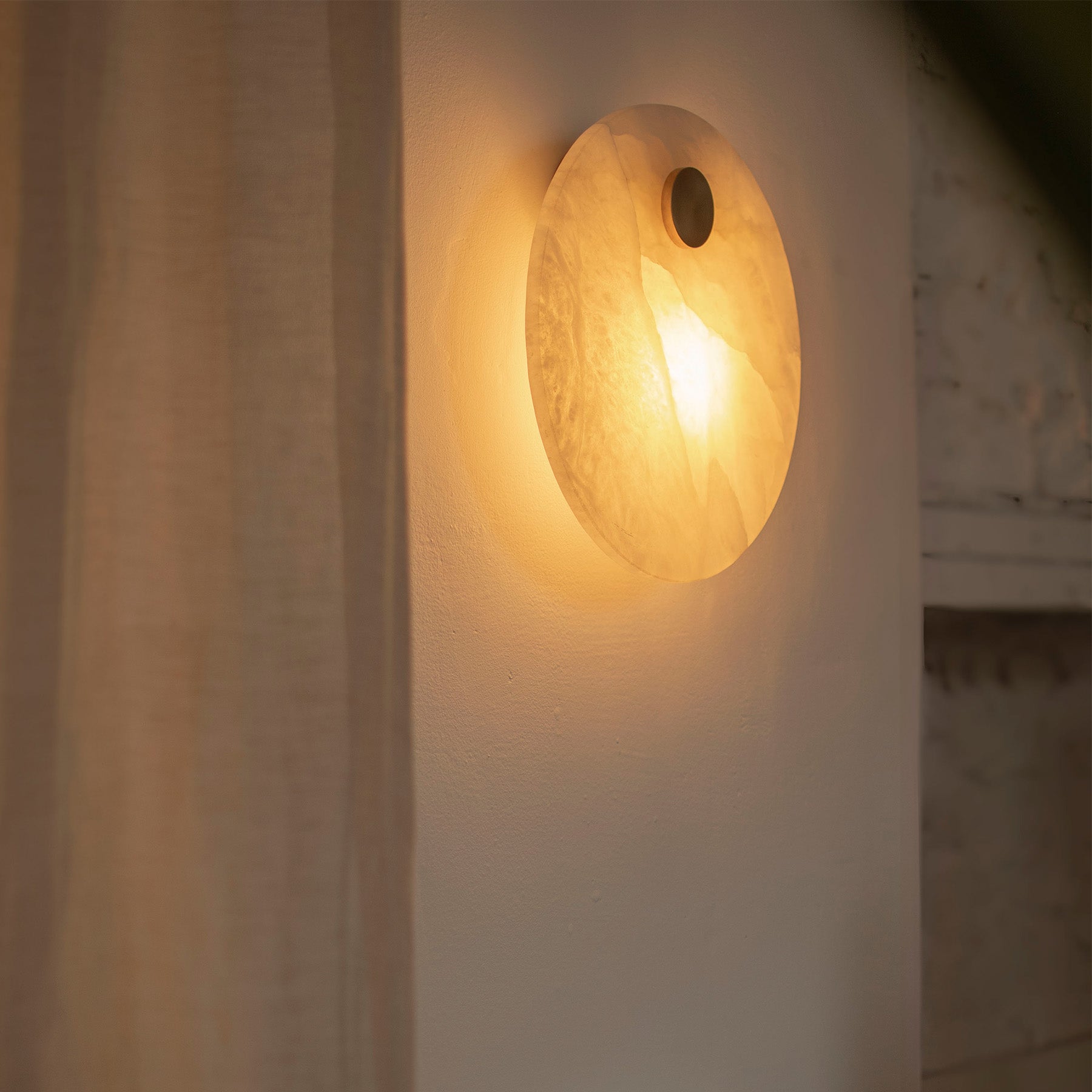 Alabaster wall lamp EOS brass [Julia]