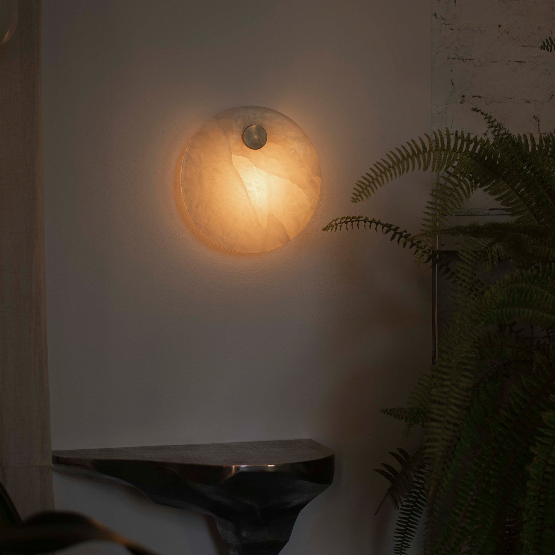 Alabaster wall lamp EOS brass [Julia]